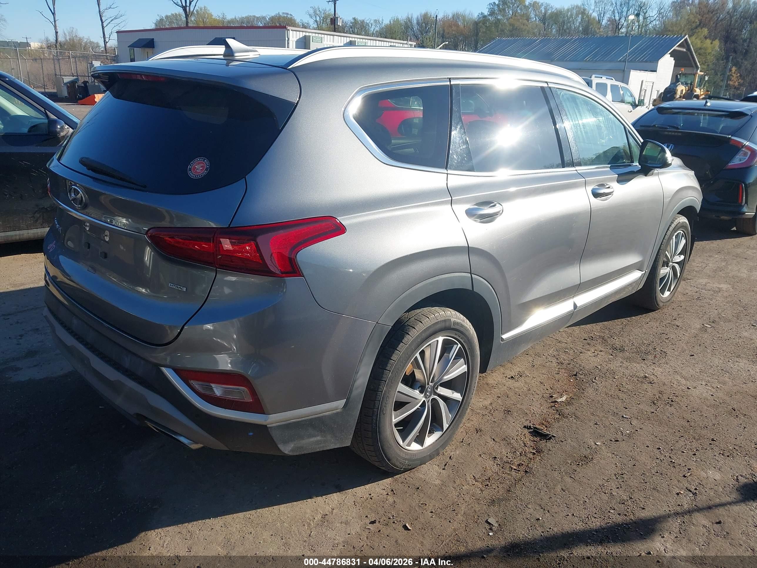 HYUNDAI SANTA image 4
