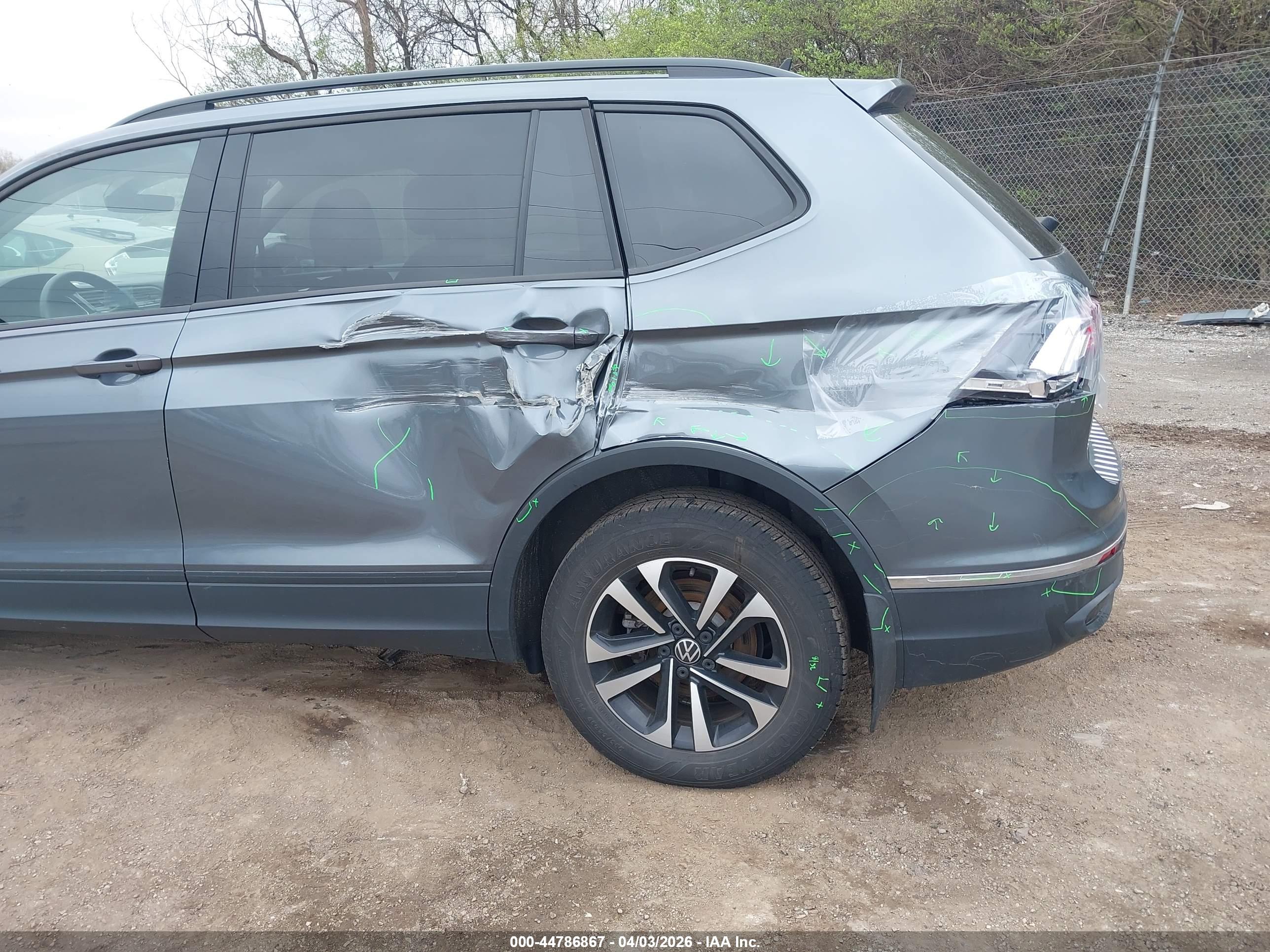 VOLKSWAGEN TIGUAN image 6