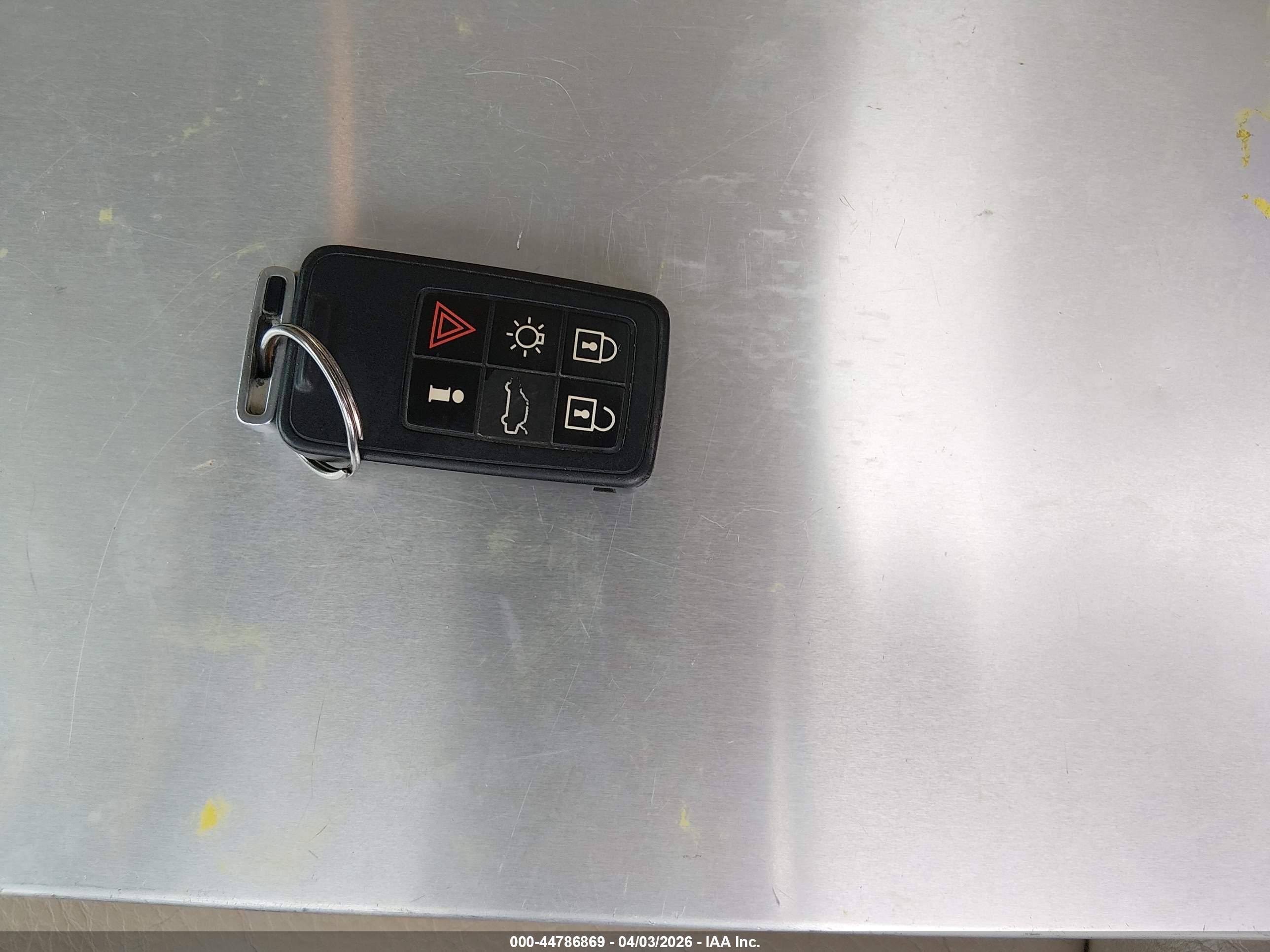 VOLVO S60 image 11