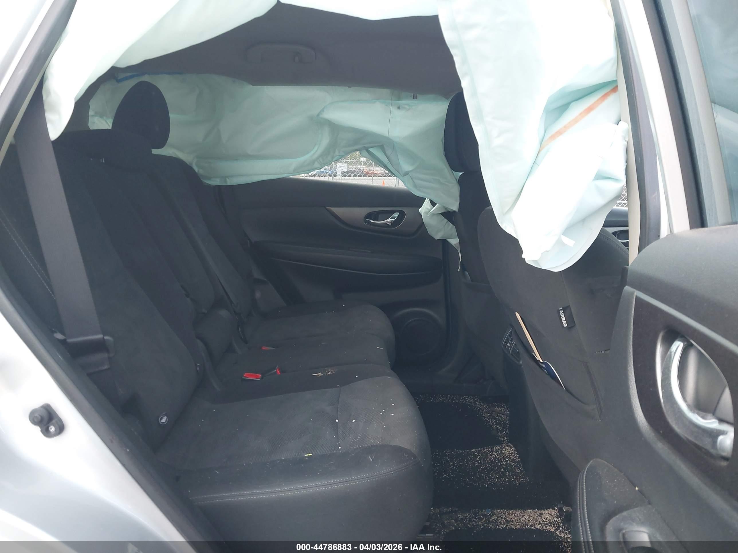 NISSAN ROGUE image 8