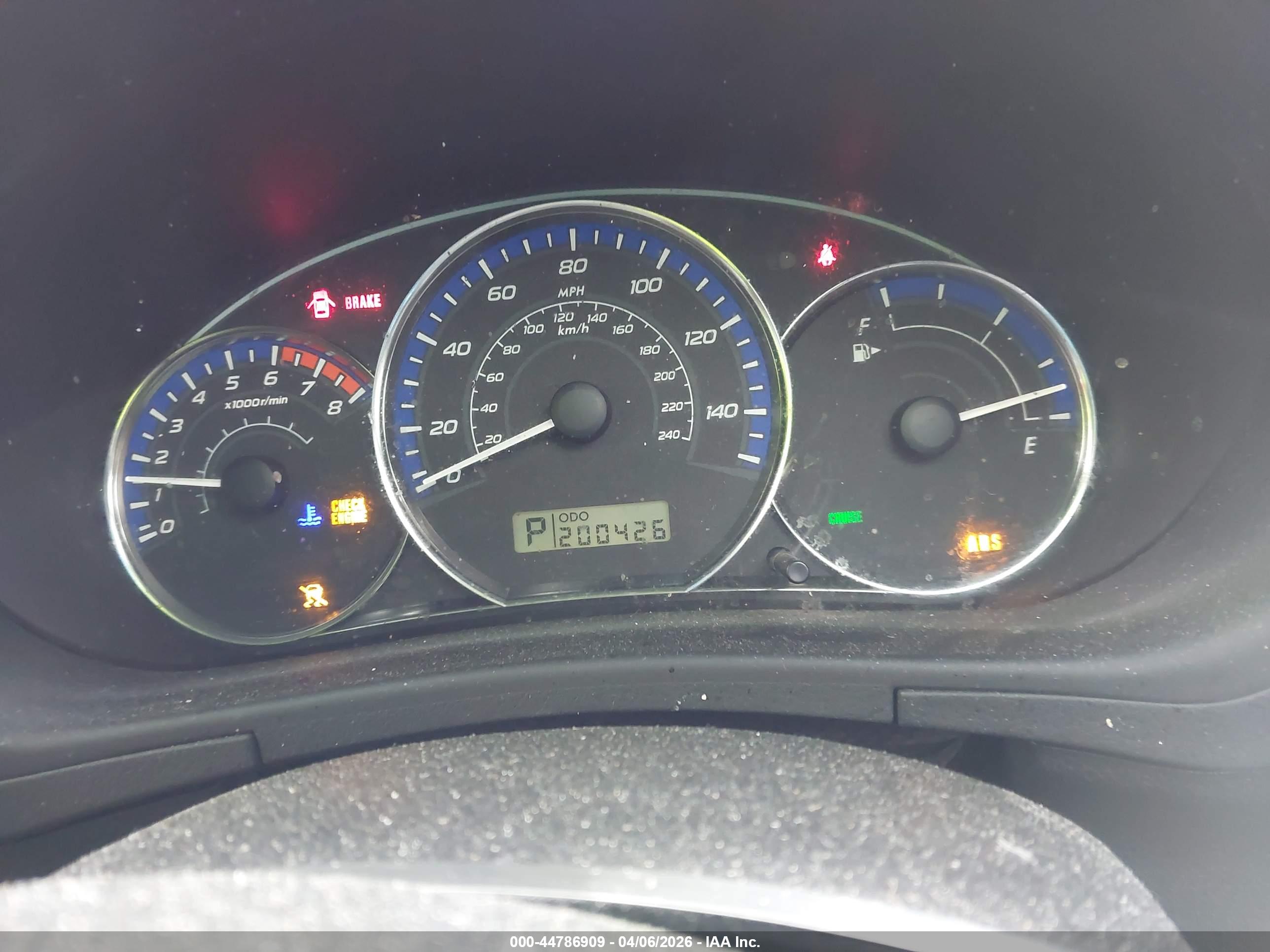 SUBARU FORESTER image 7