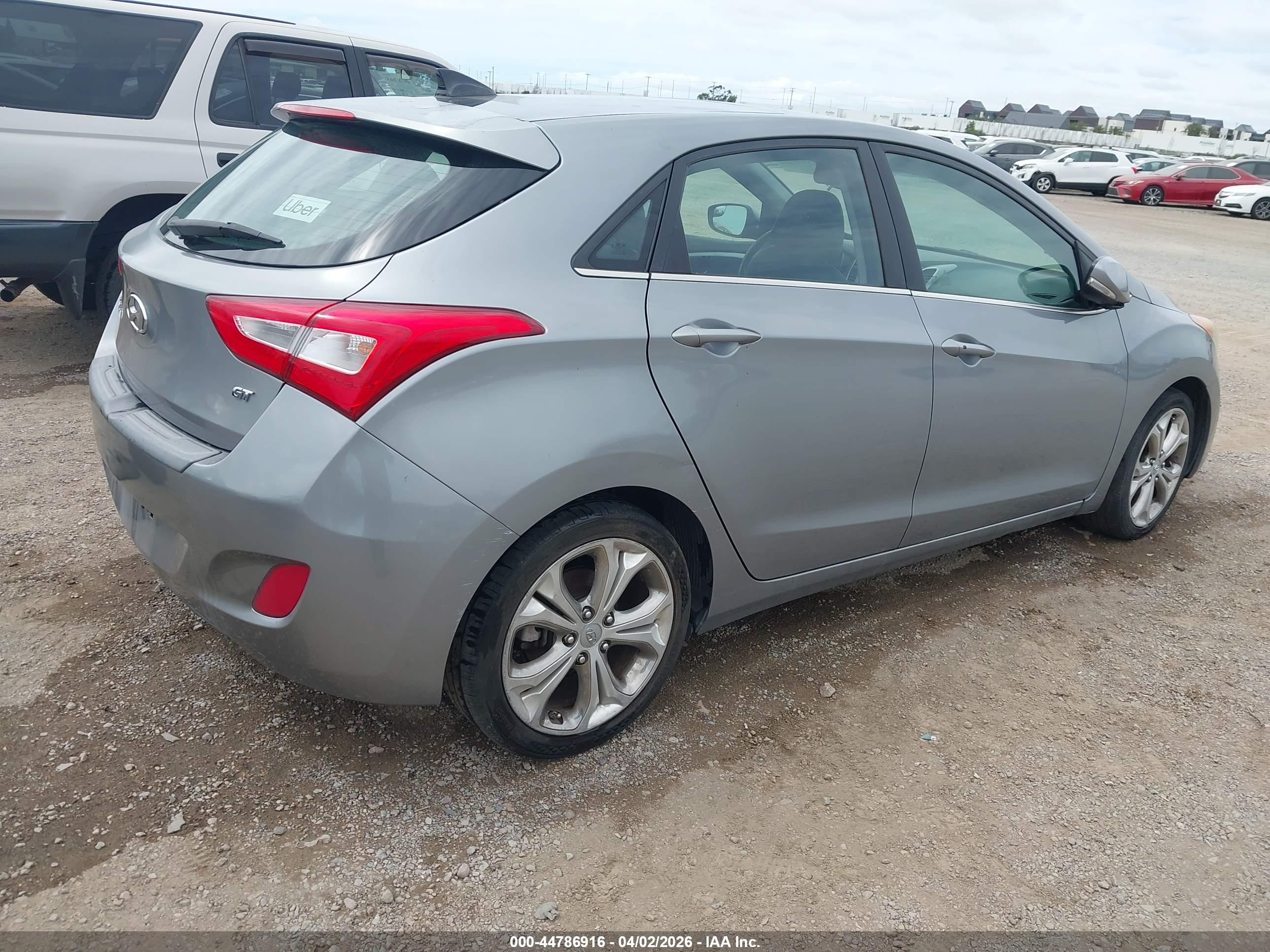 HYUNDAI ELANTRA image 4