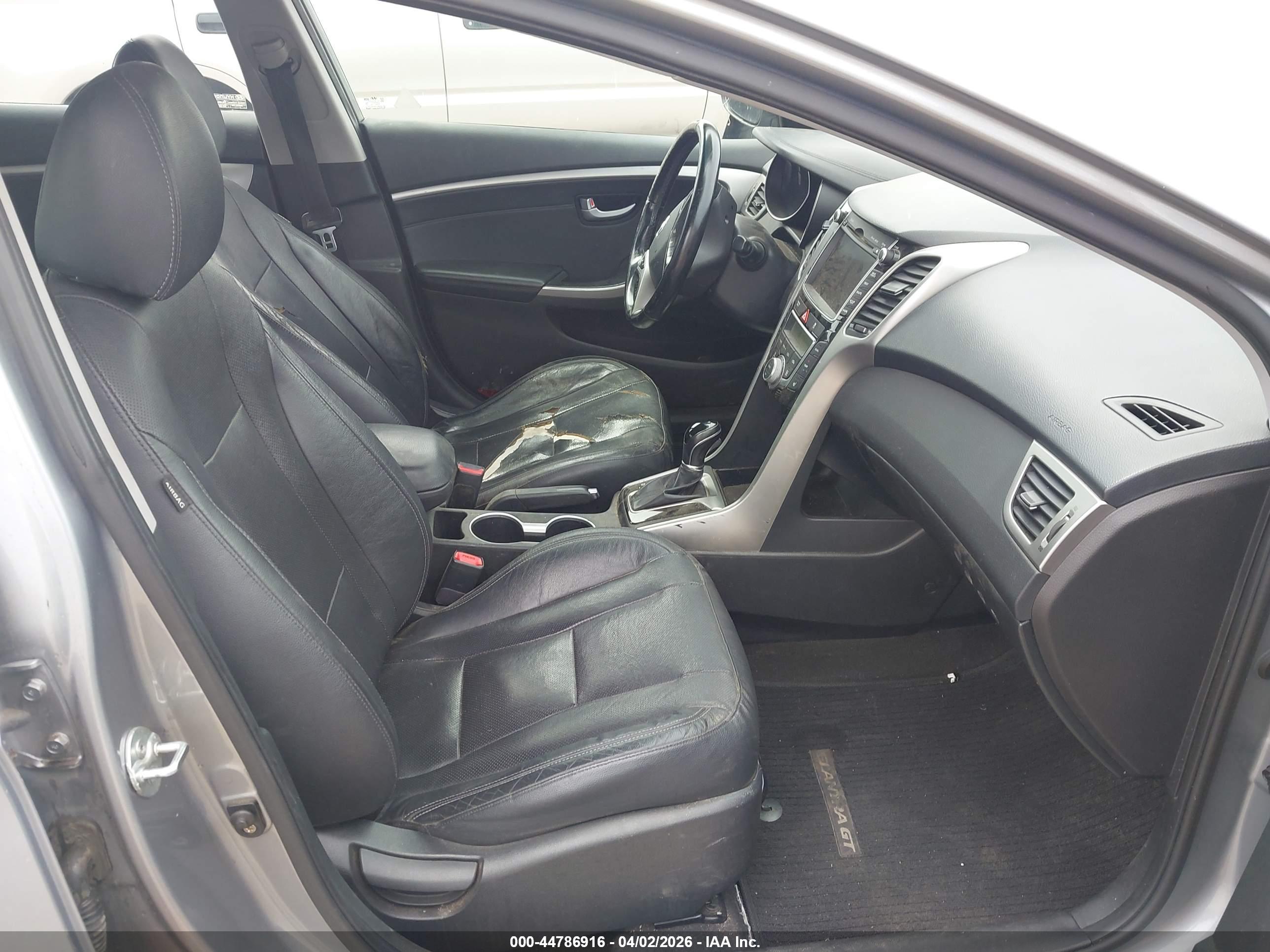 HYUNDAI ELANTRA image 5