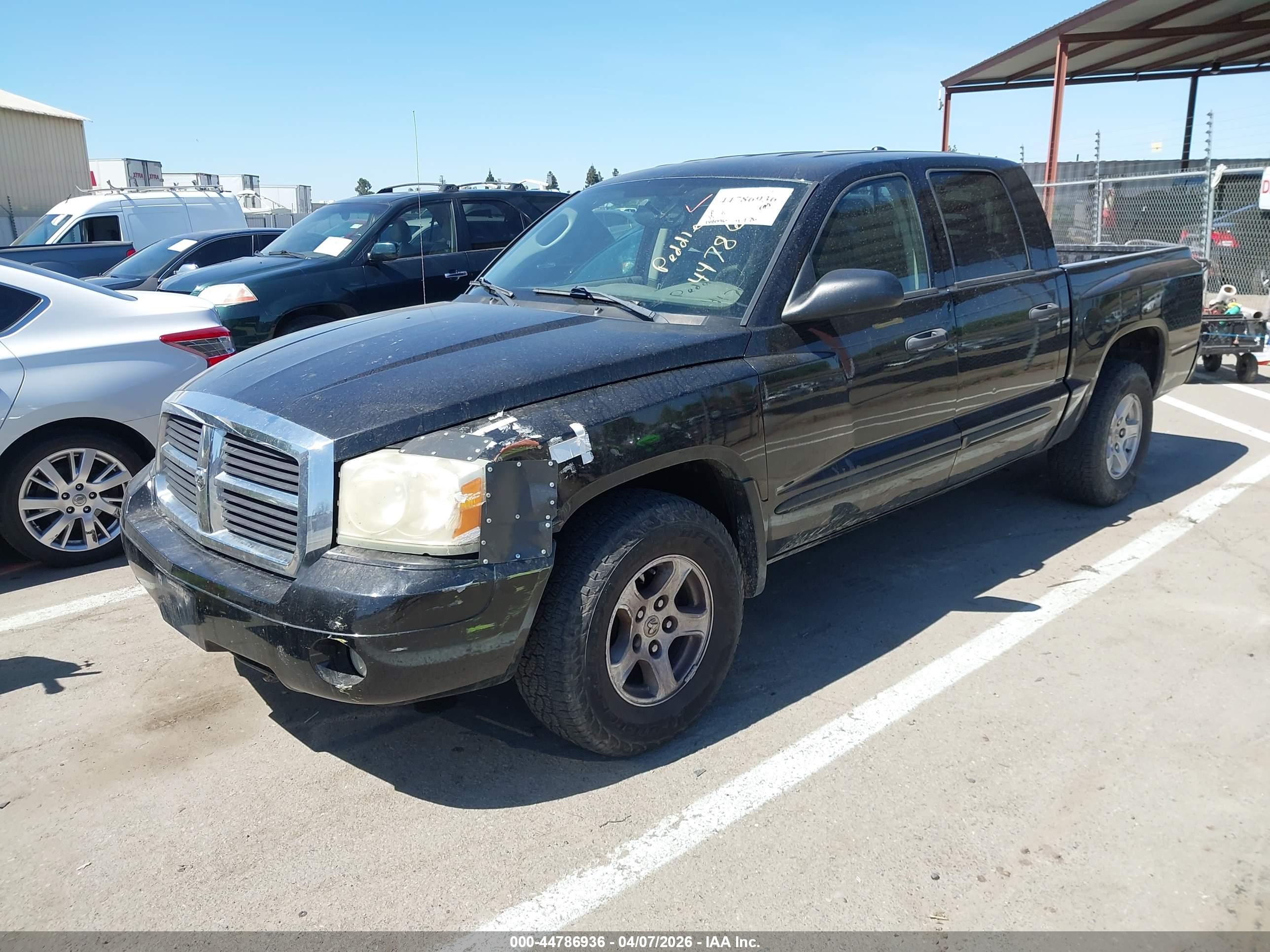 DODGE DAKOTA image 2