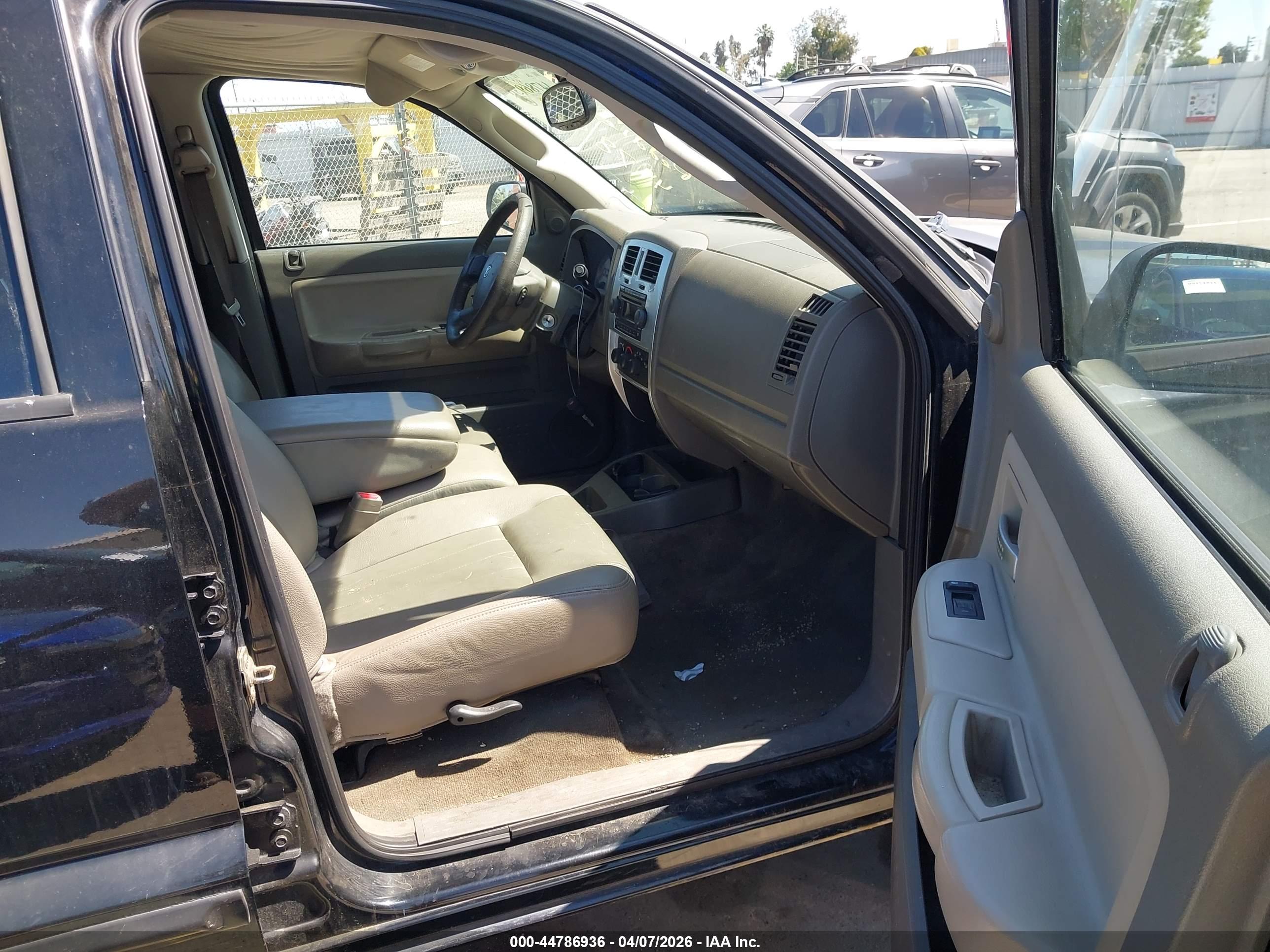DODGE DAKOTA image 5