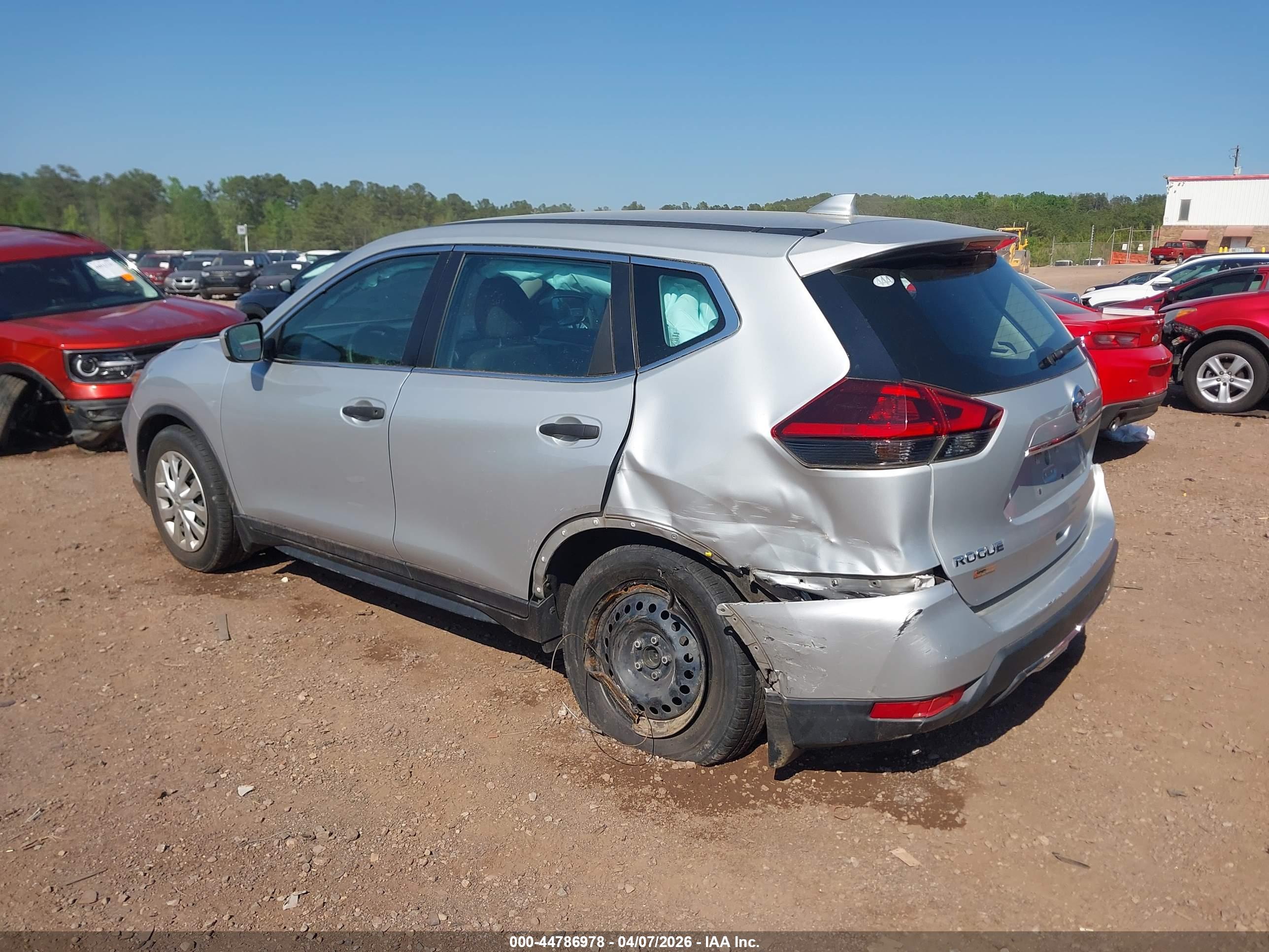 NISSAN ROGUE image 3