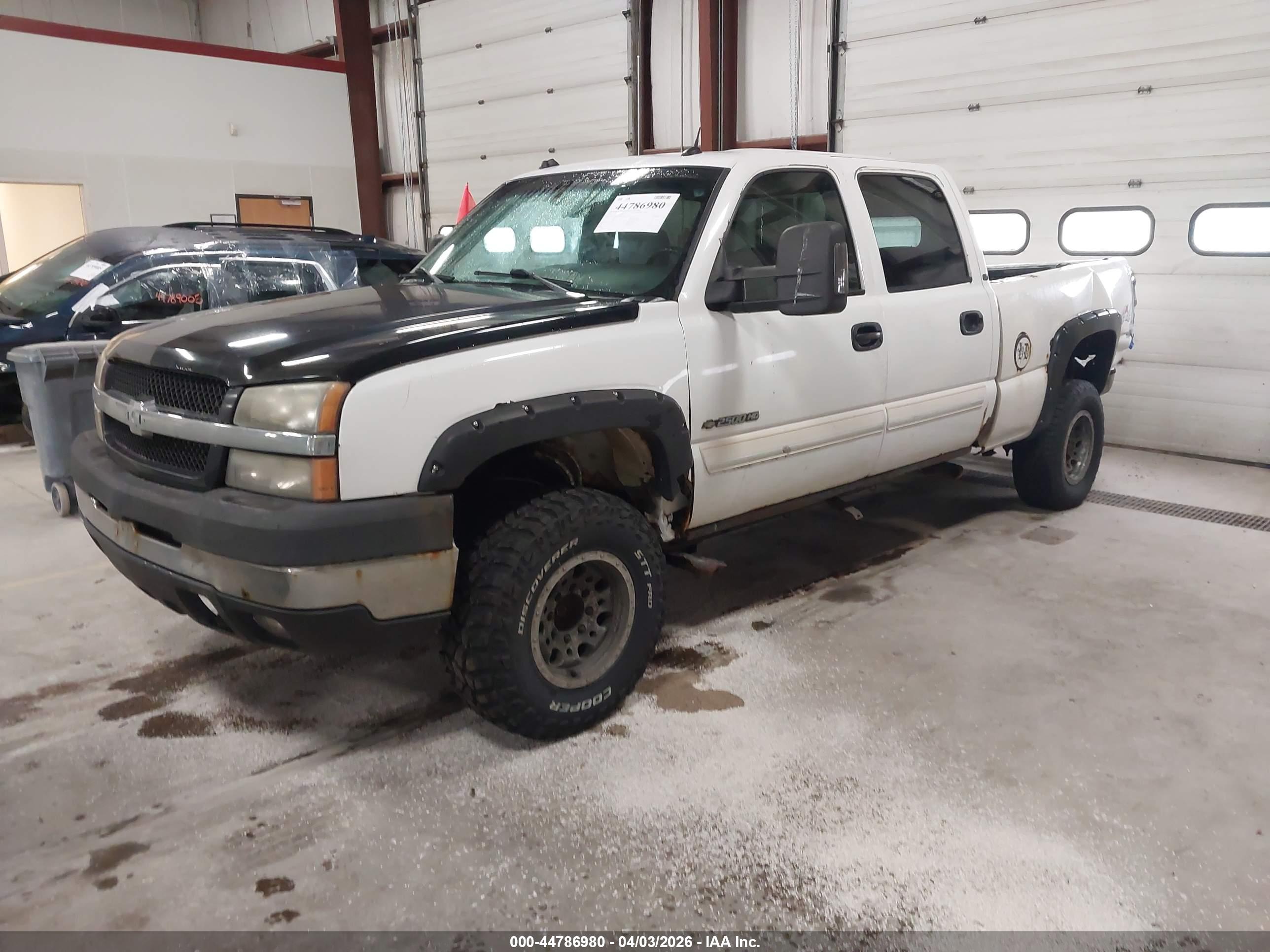 CHEVROLET SILVERADO image 2