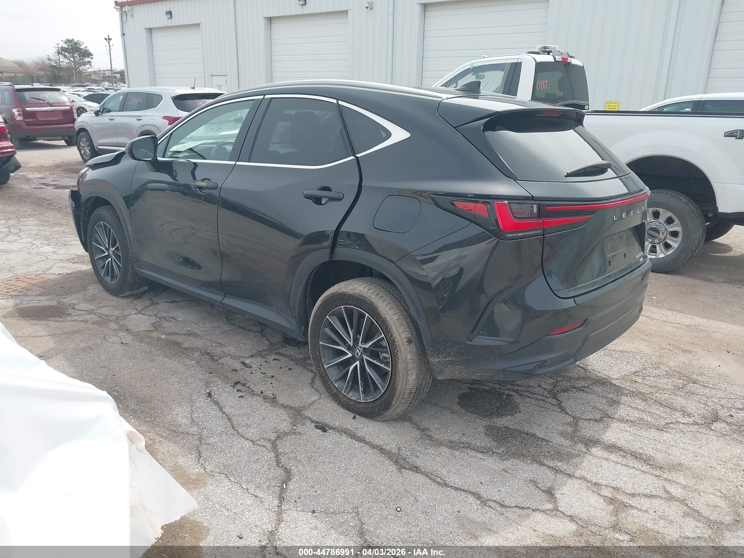 LEXUS NX image 3