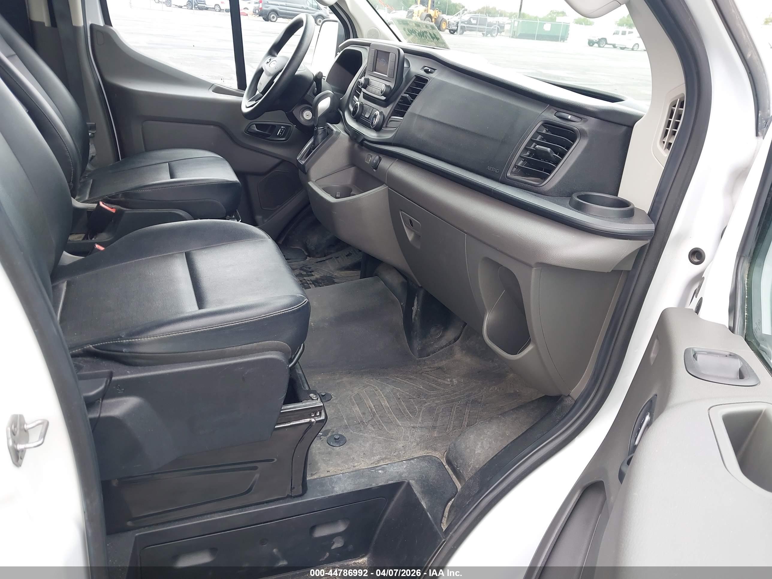 FORD TRANSIT-250 image 5