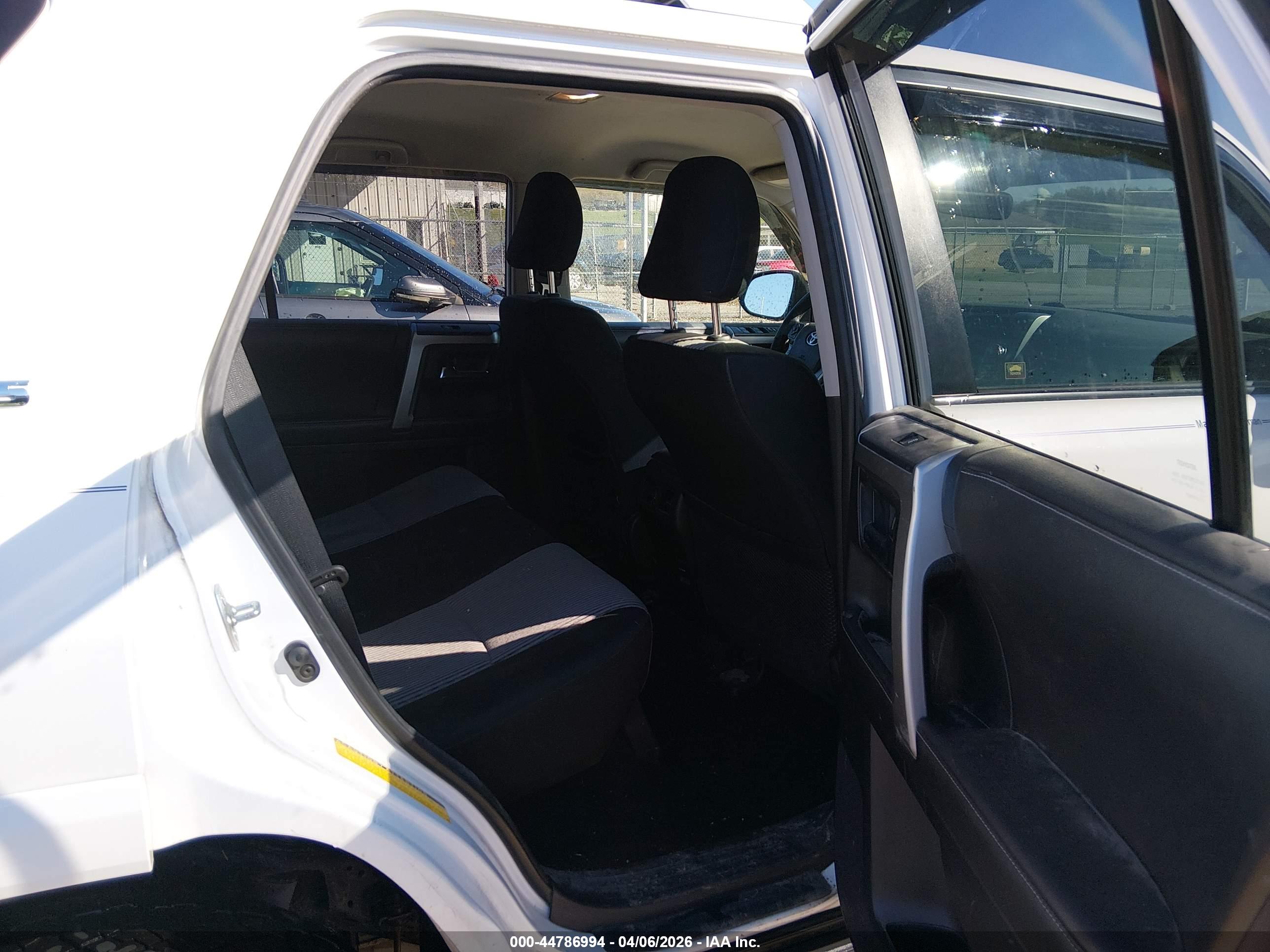 TOYOTA 4RUNNER image 8