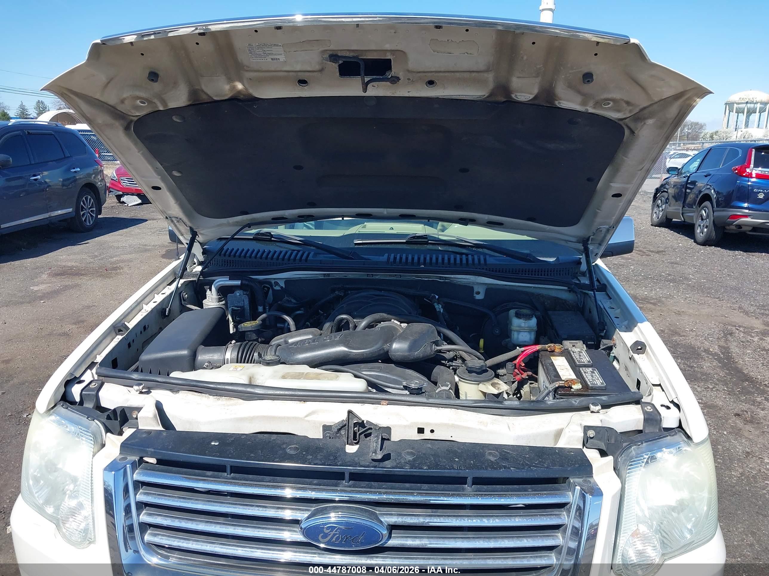 FORD EXPLORER image 10