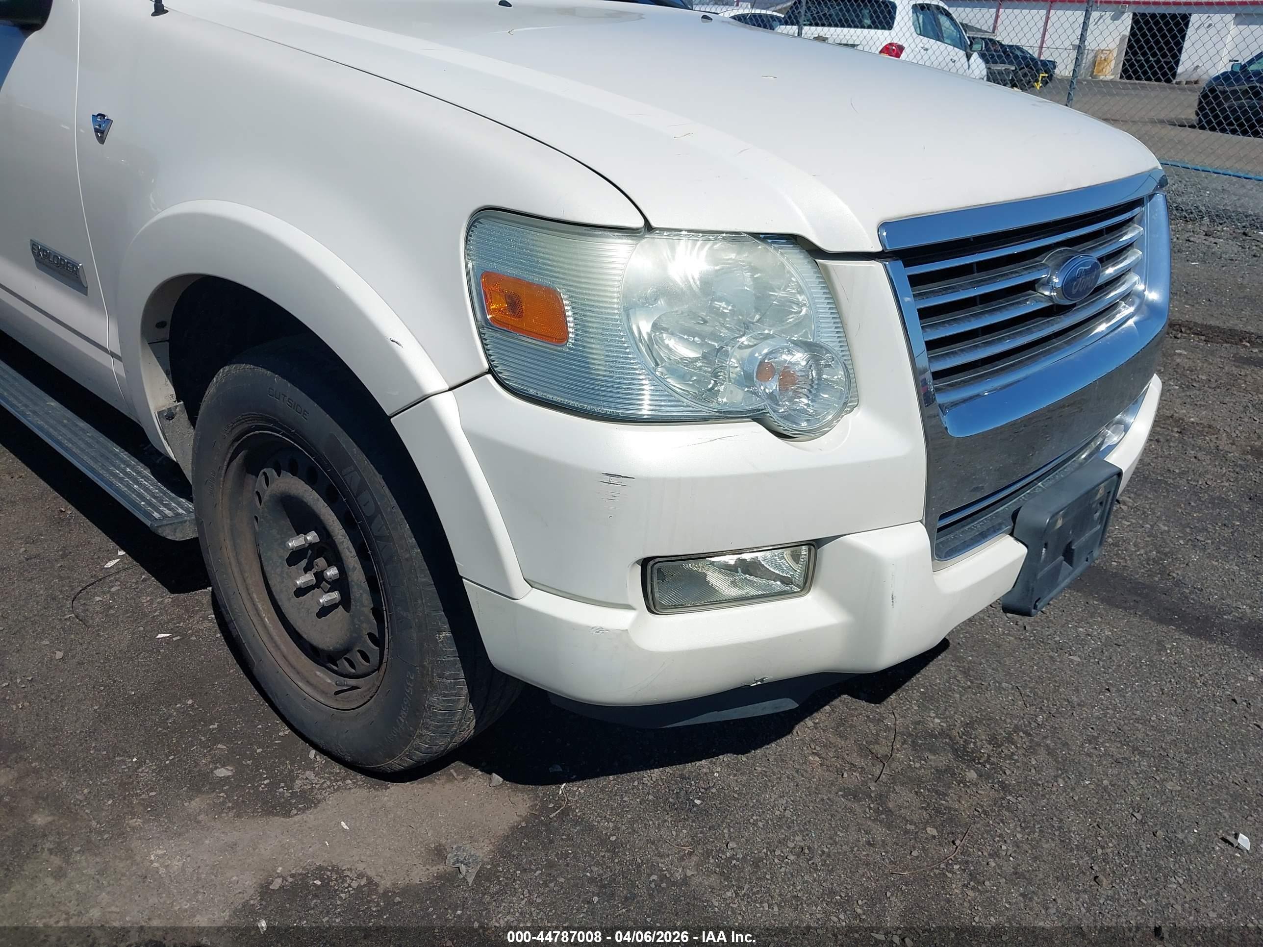 FORD EXPLORER image 6