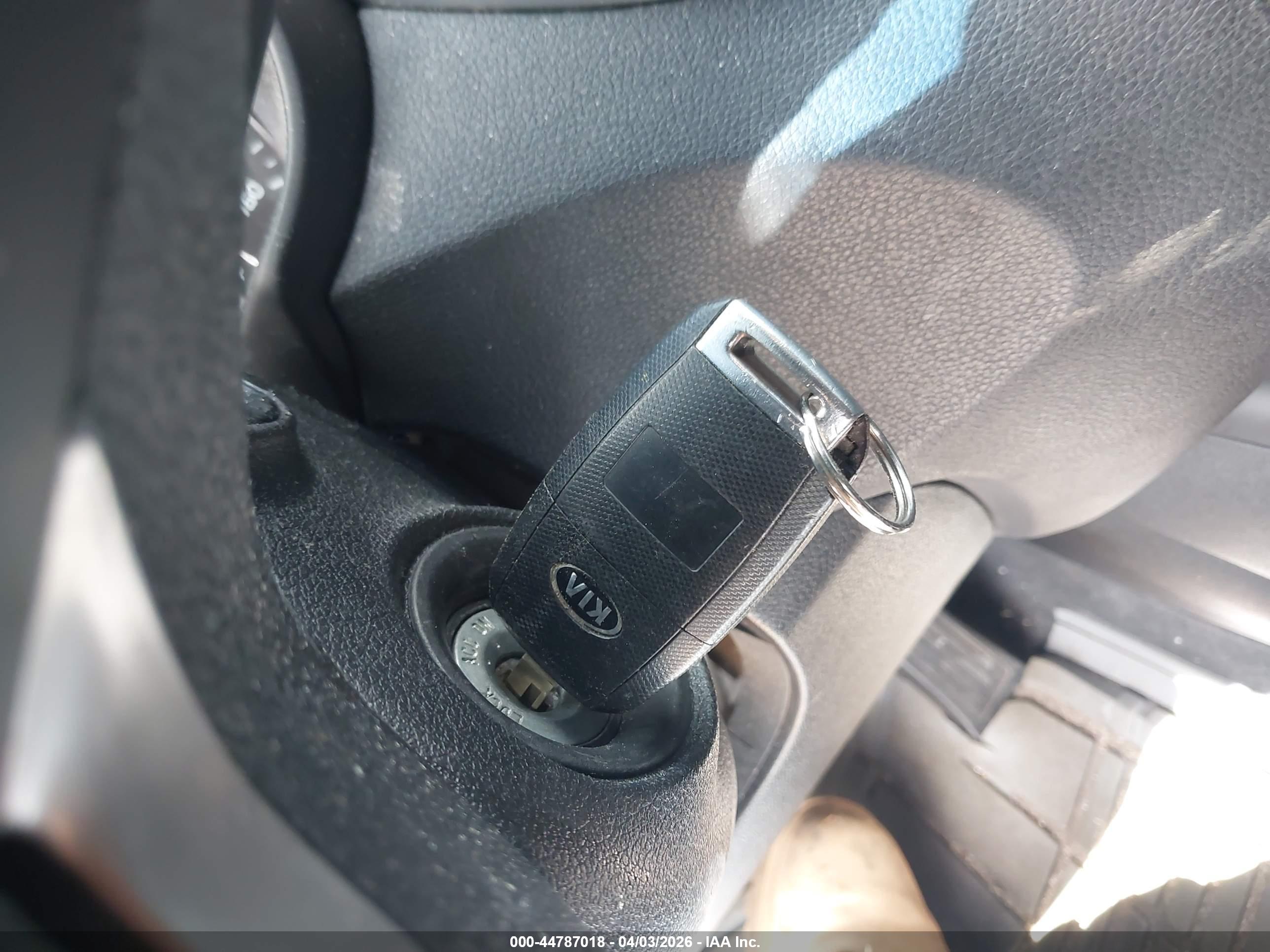 KIA SORENTO image 11