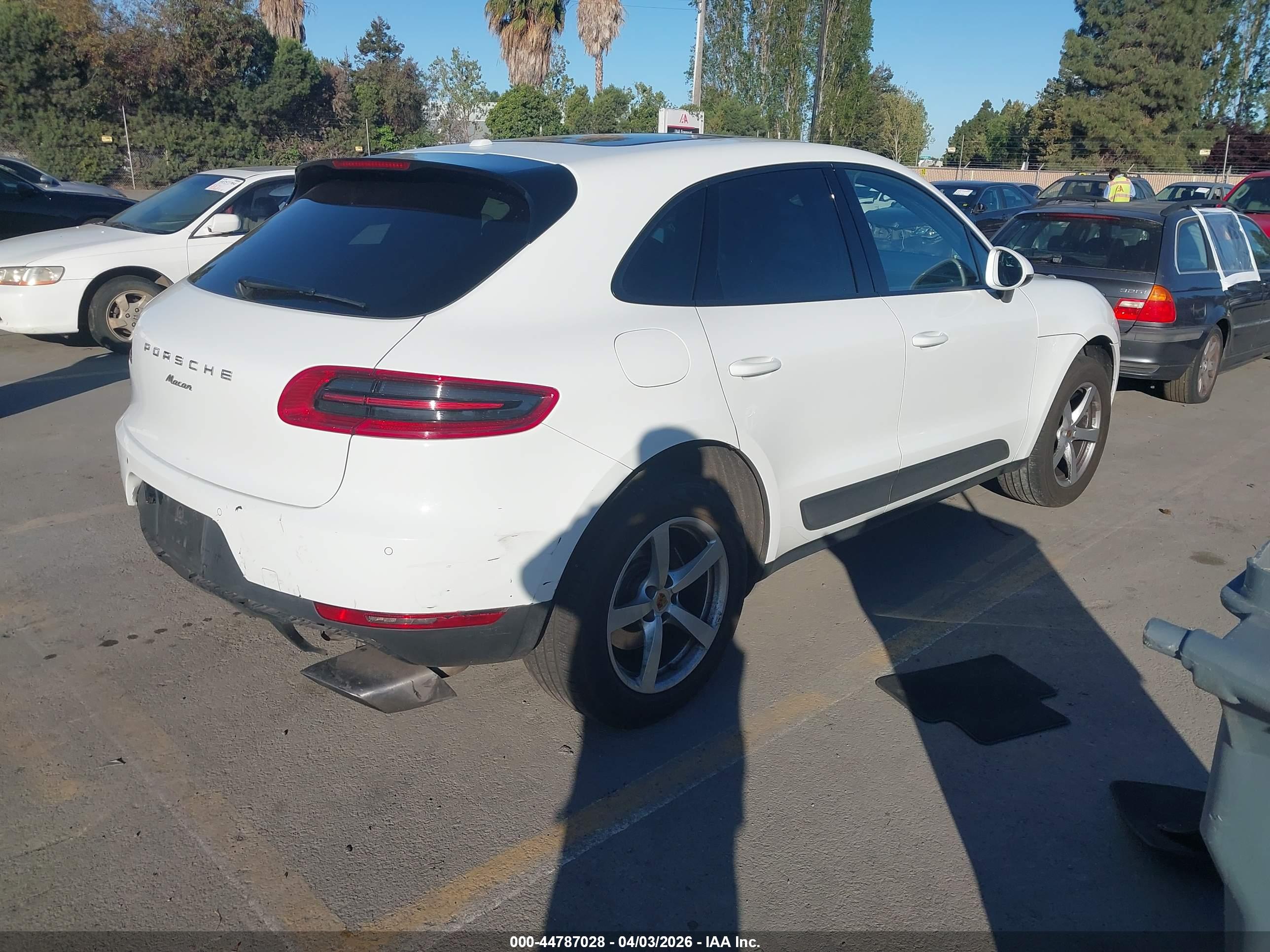 PORSCHE MACAN image 4
