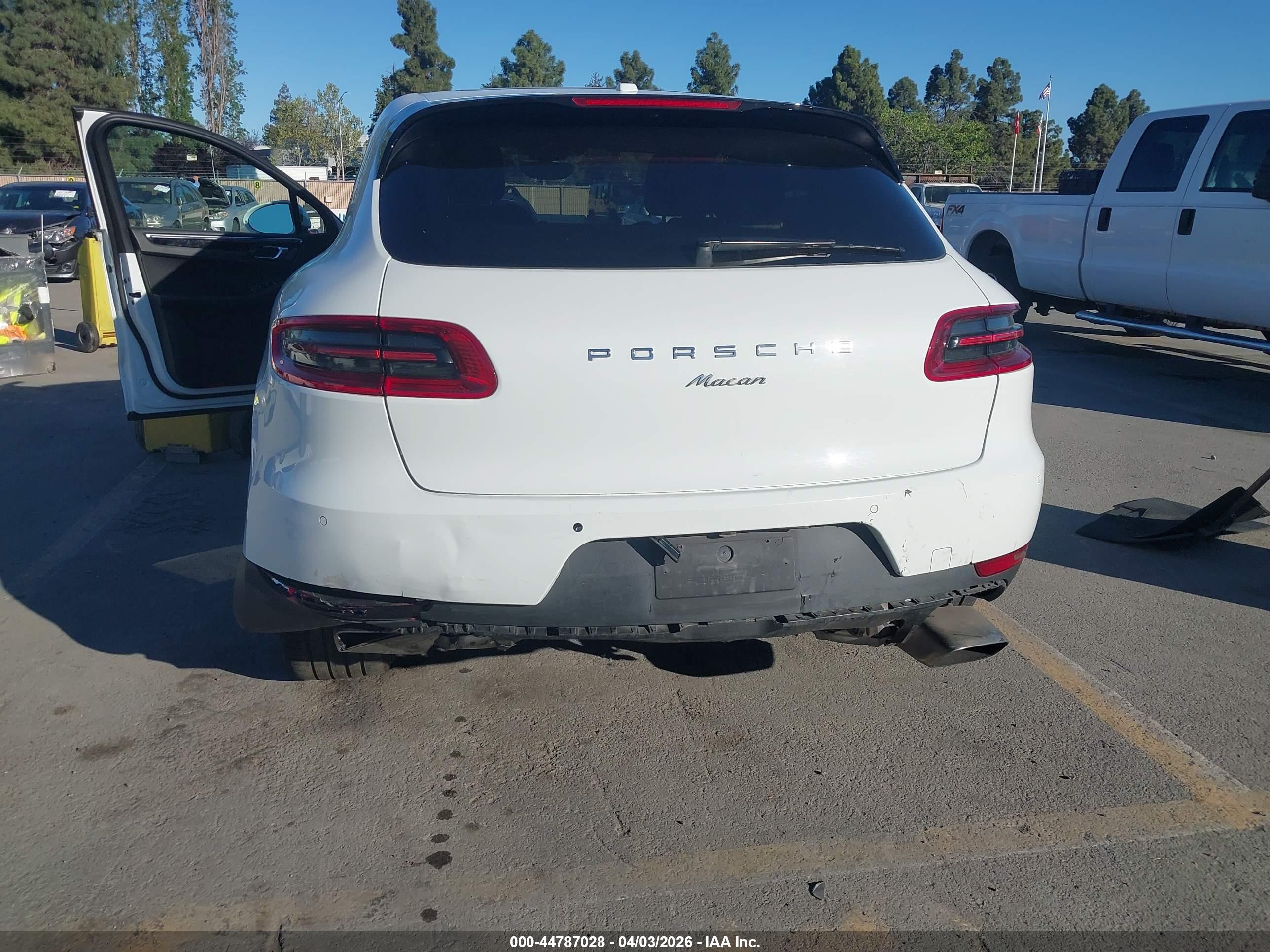 PORSCHE MACAN image 6