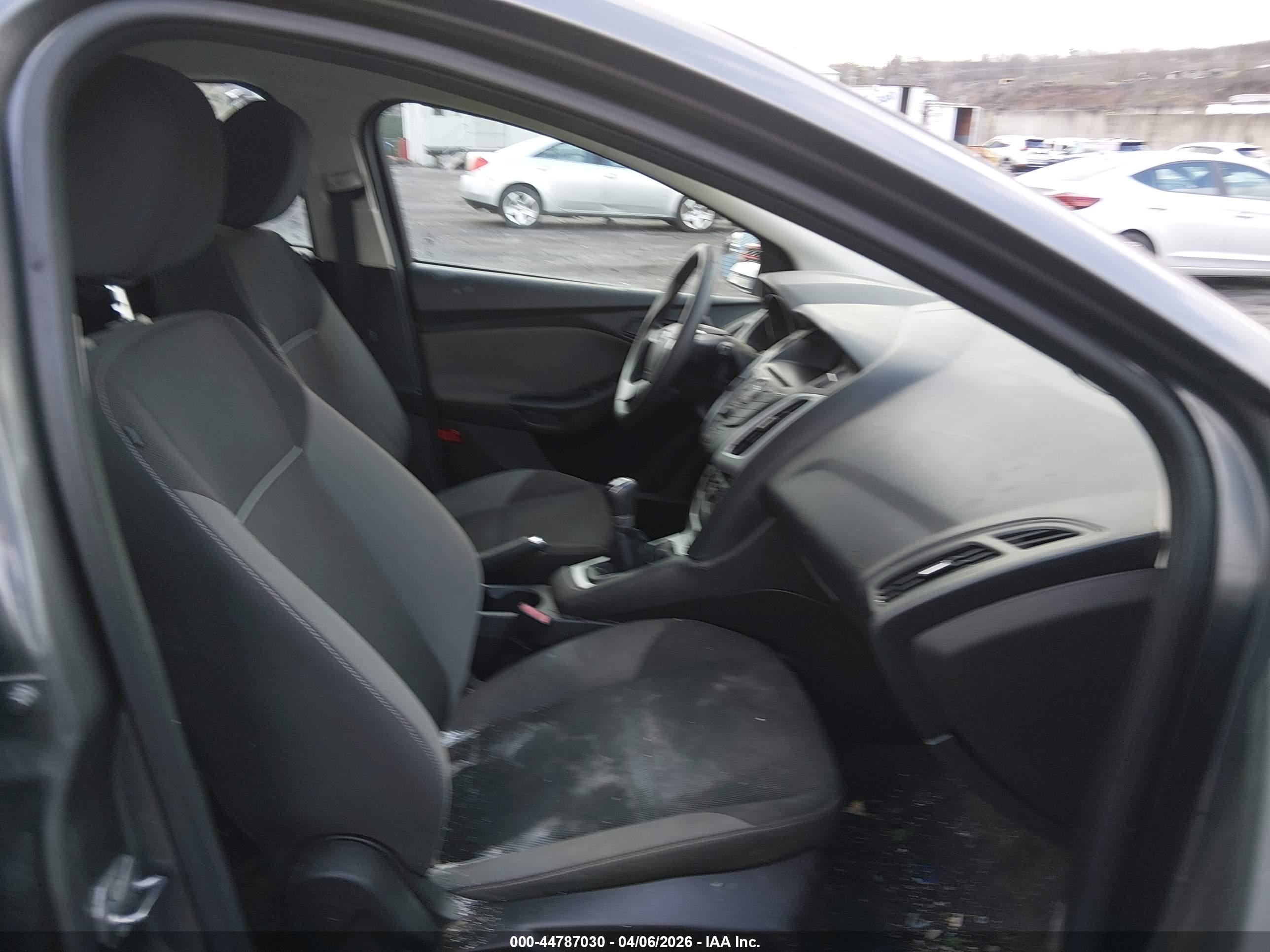 FORD FOCUS image 5