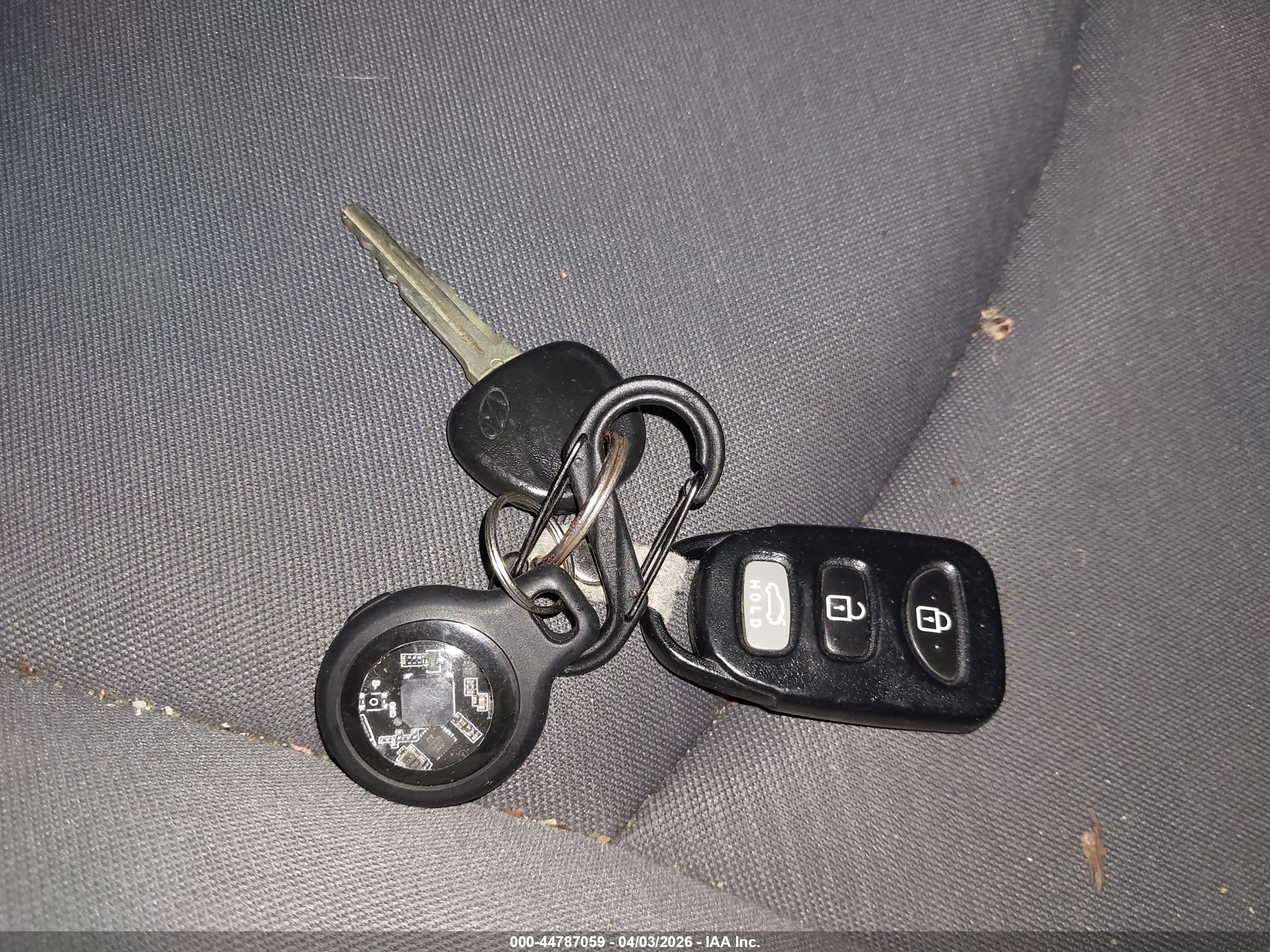 HYUNDAI ELANTRA image 11