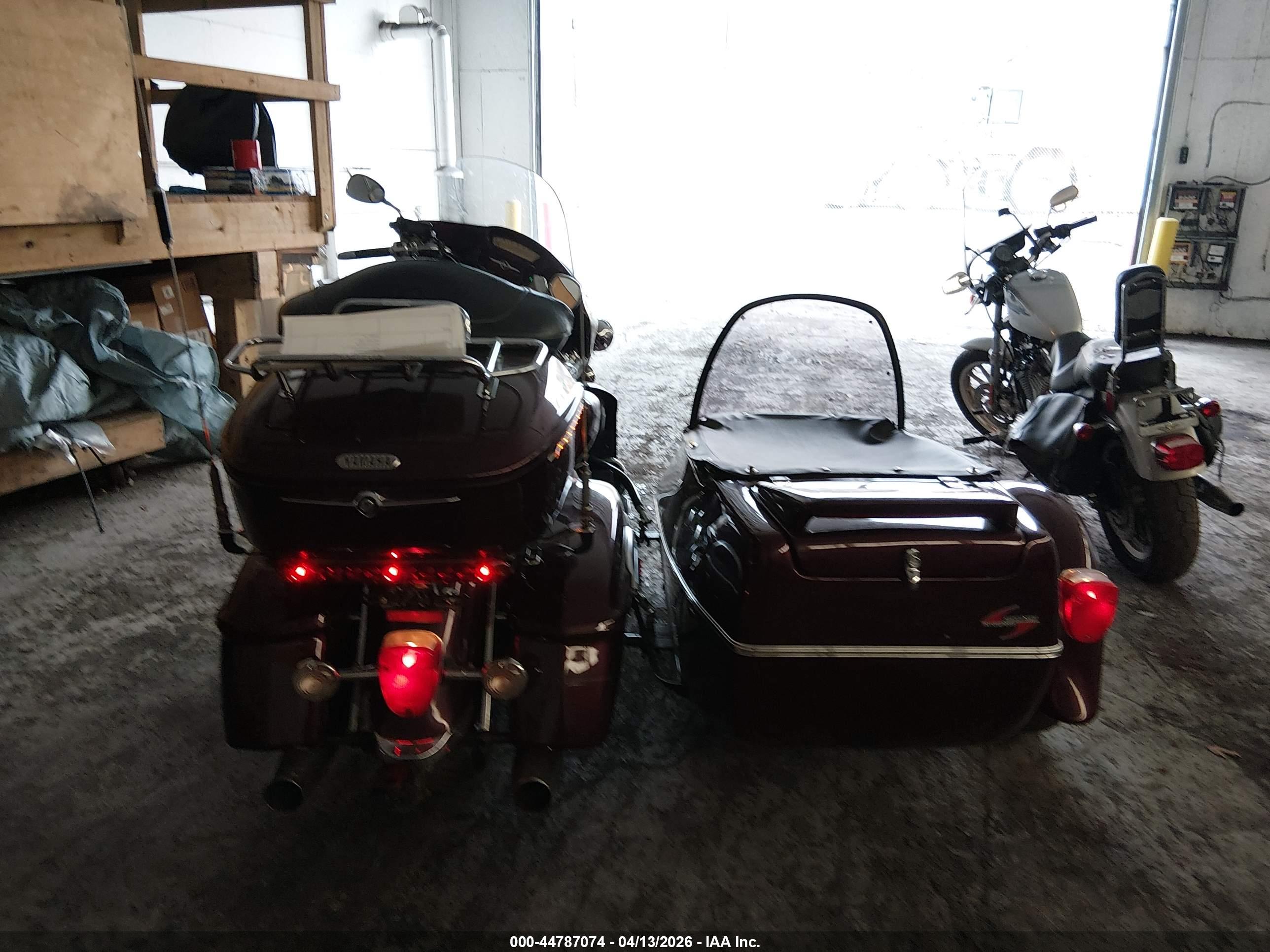 YAMAHA XVZ13 image 6