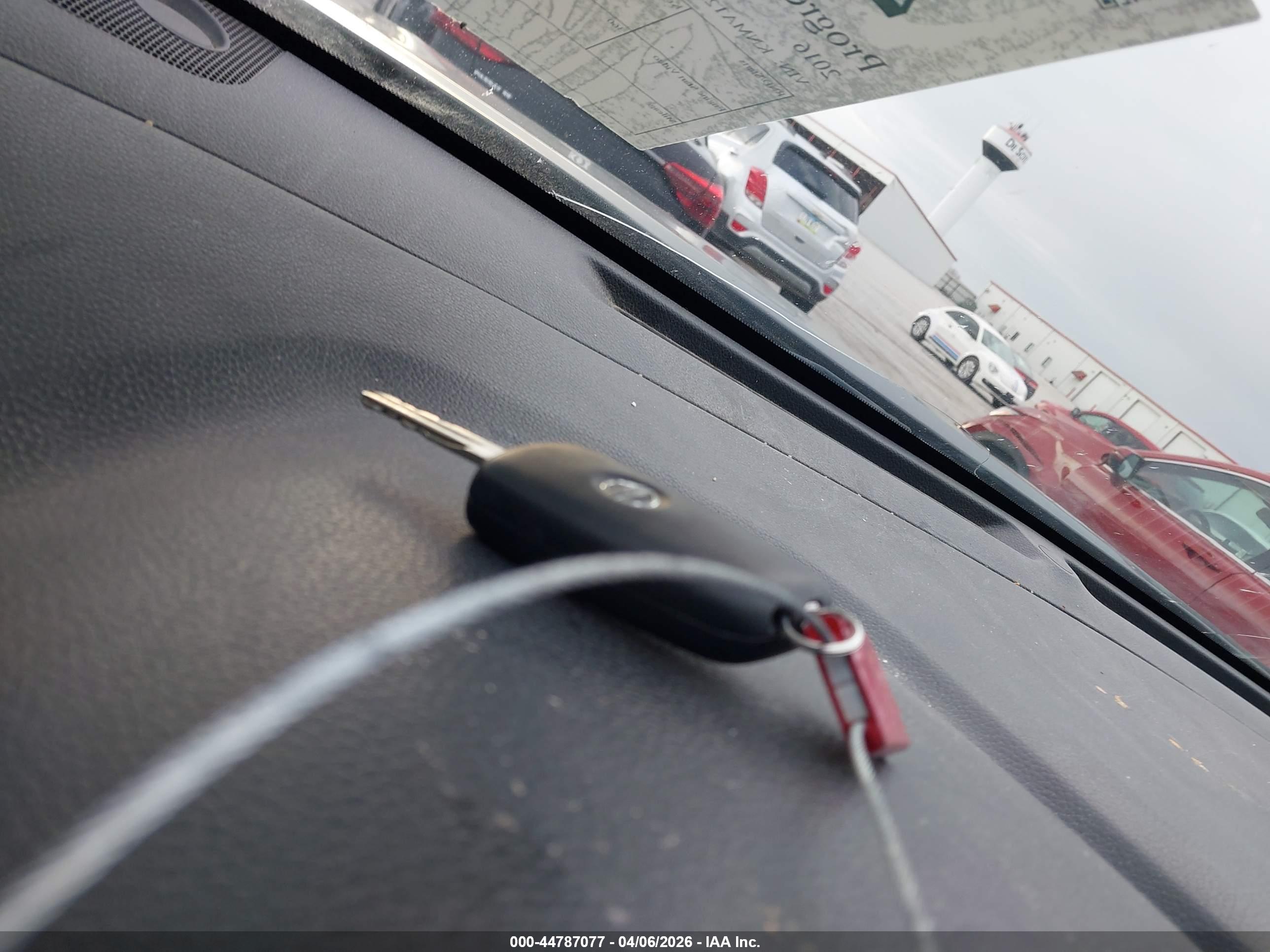 NISSAN ROGUE image 11