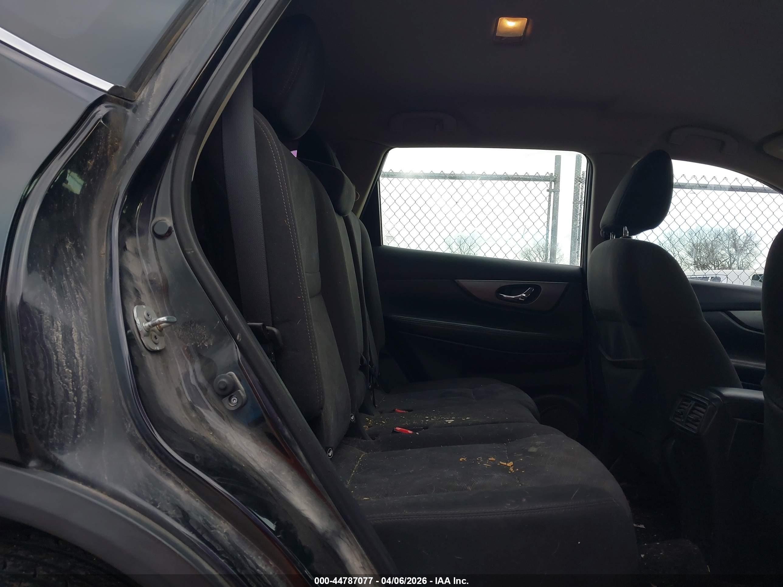 NISSAN ROGUE image 8