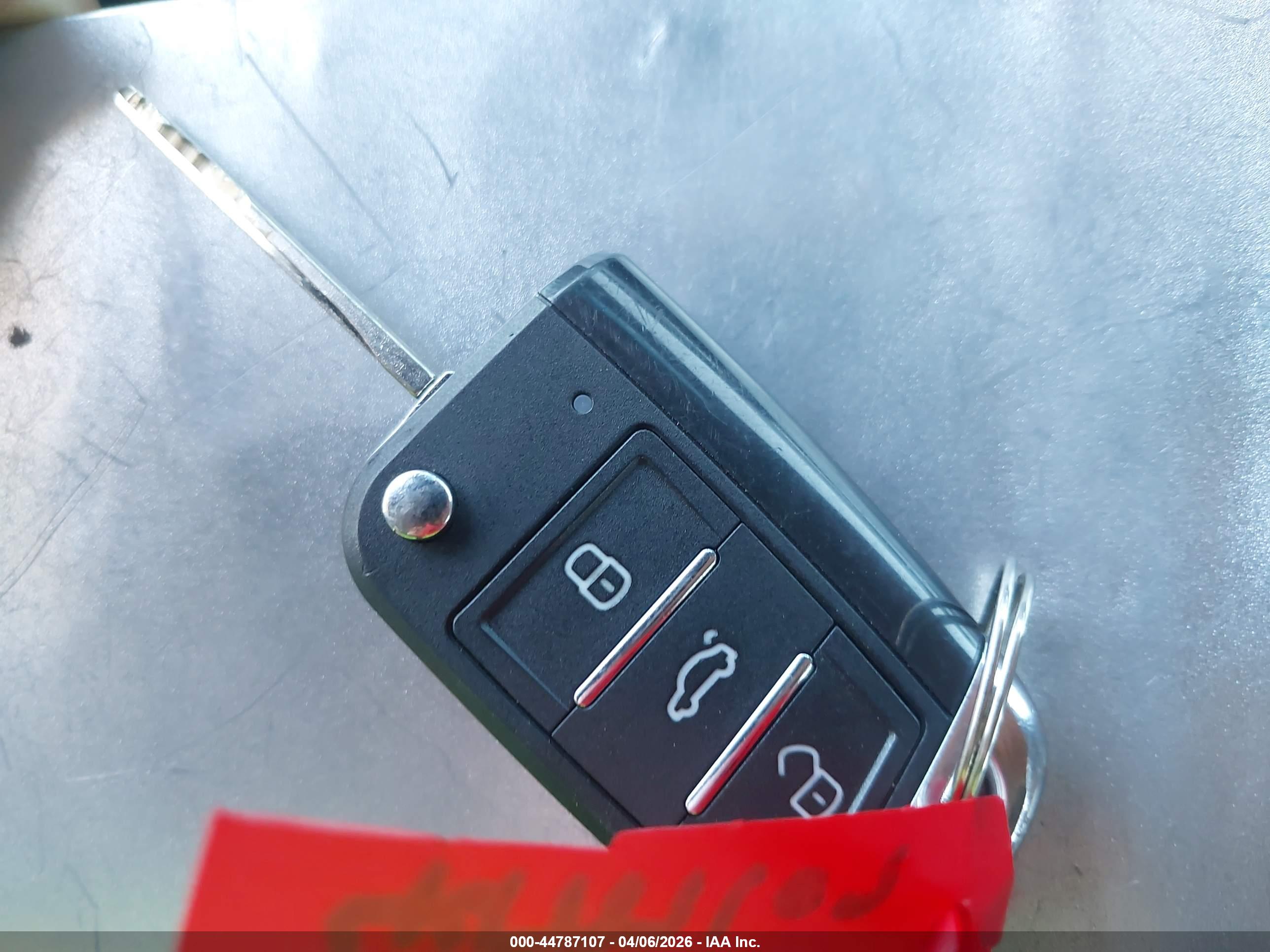 HYUNDAI ELANTRA image 11