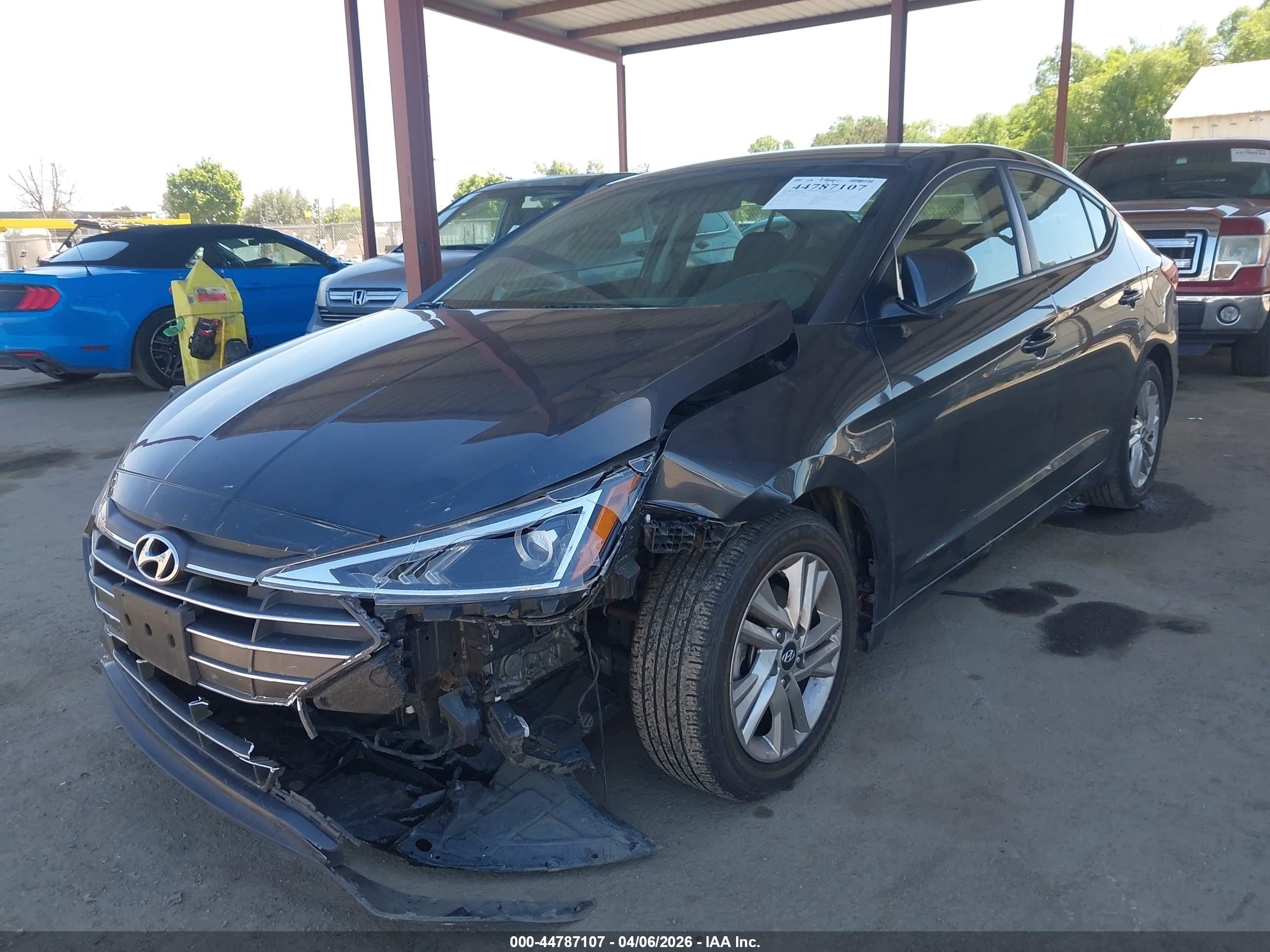 HYUNDAI ELANTRA image 2
