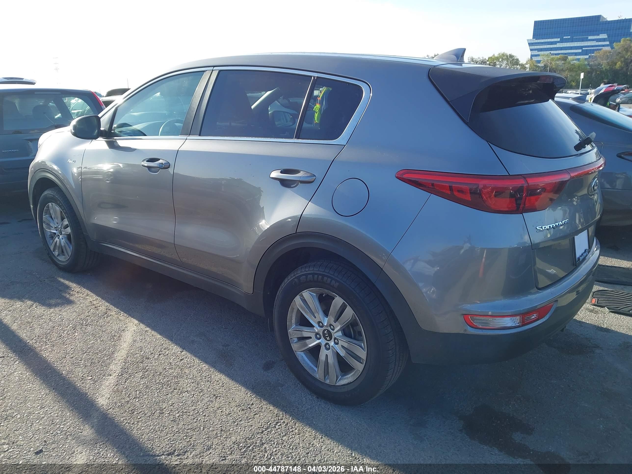 KIA SPORTAGE image 3