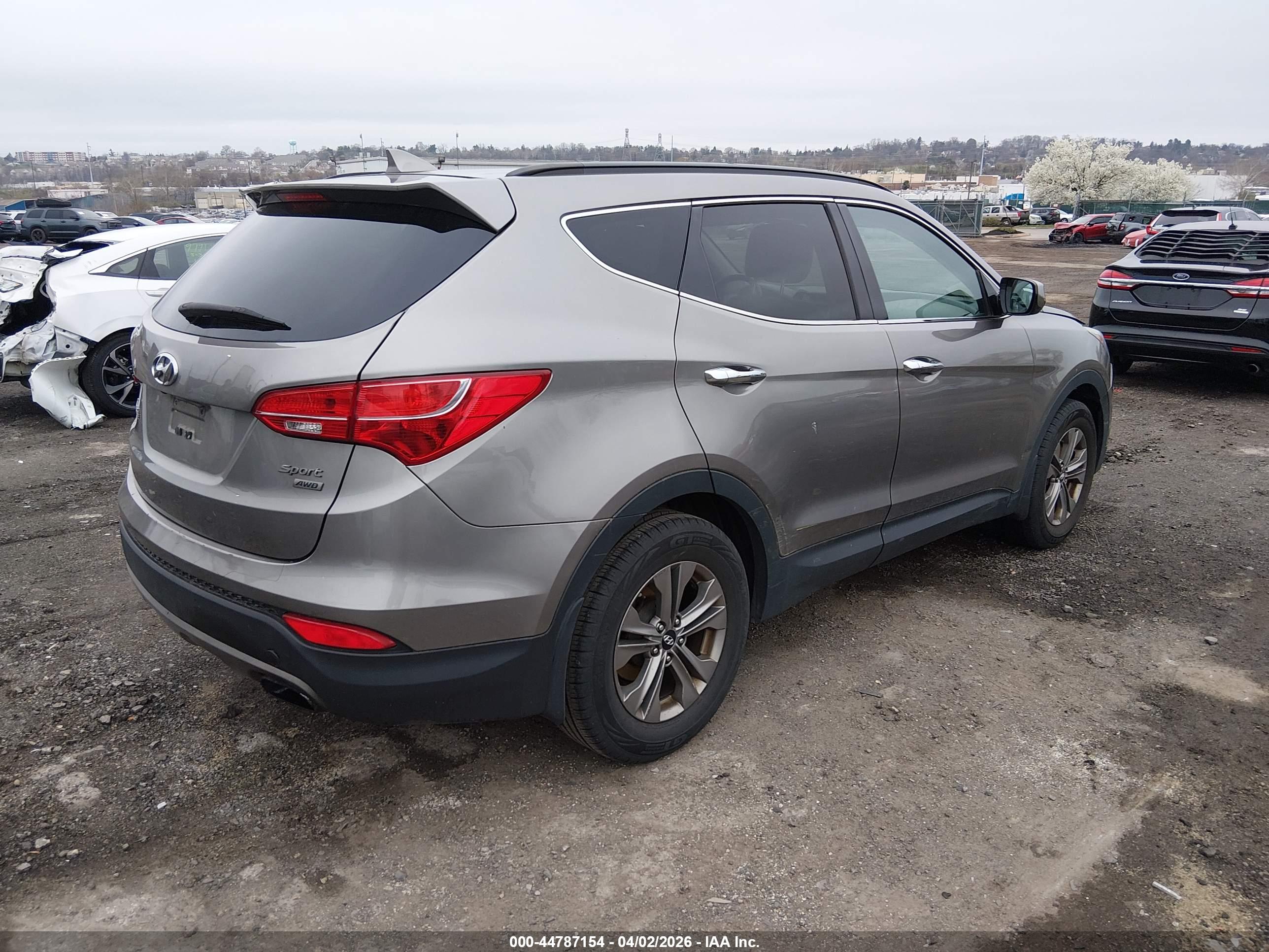 HYUNDAI SANTA image 4
