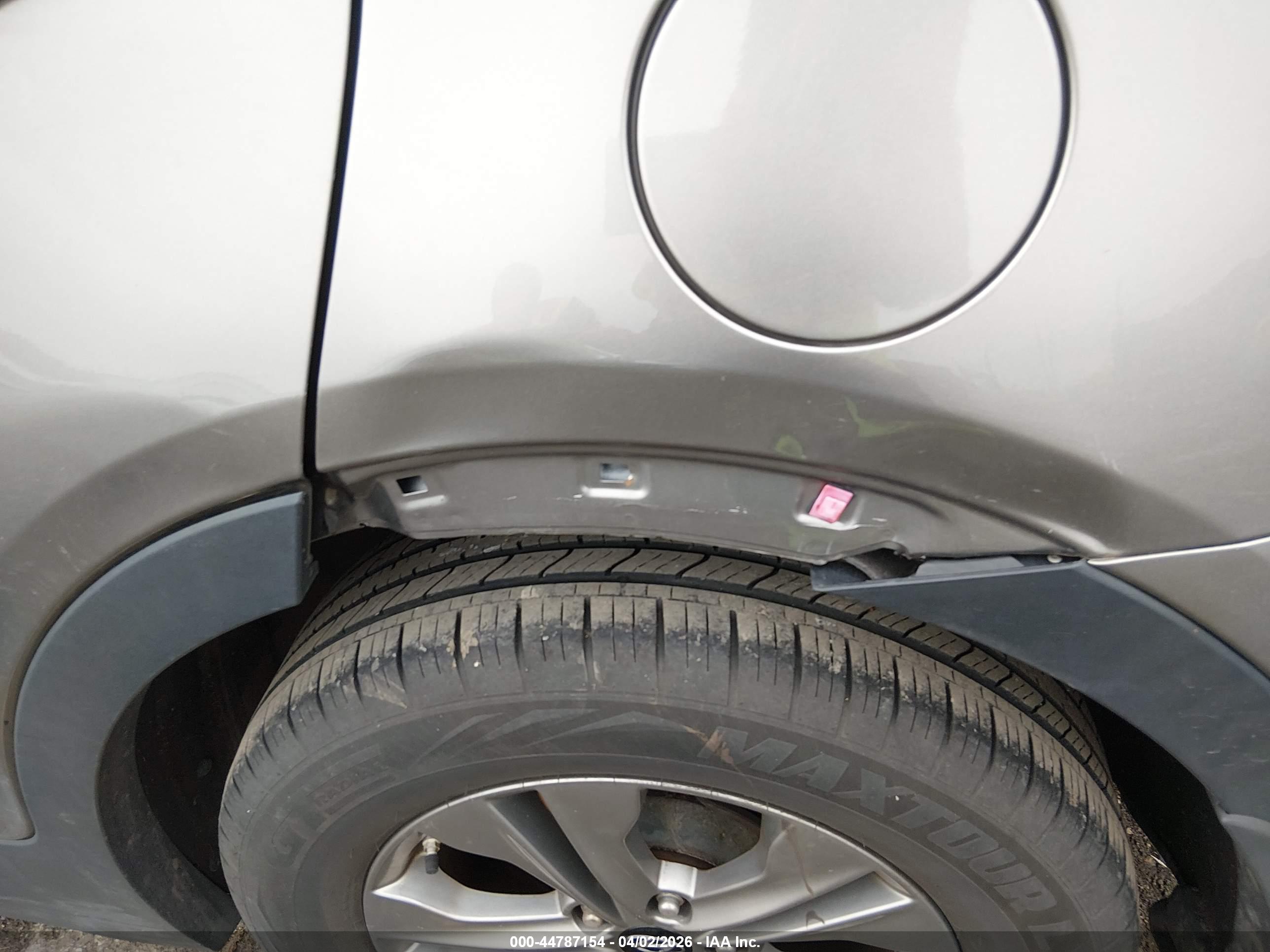 HYUNDAI SANTA image 6