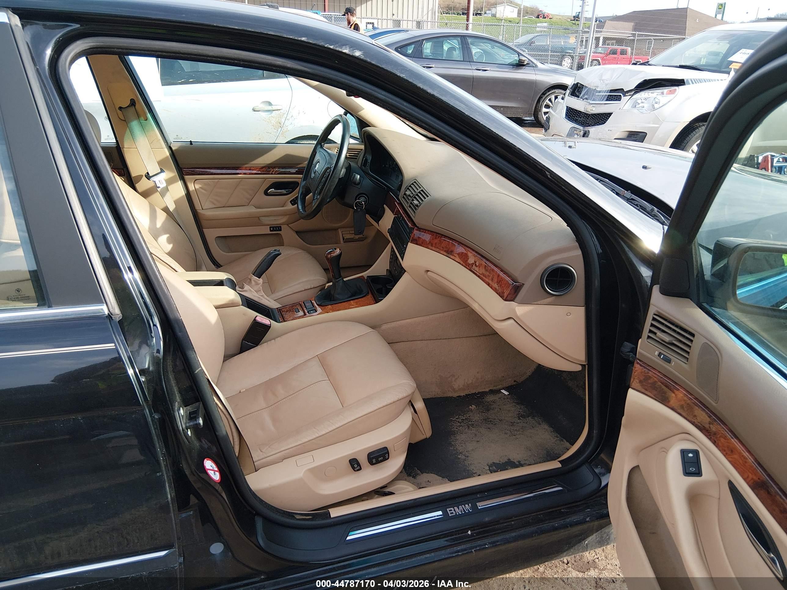 BMW 528I image 5