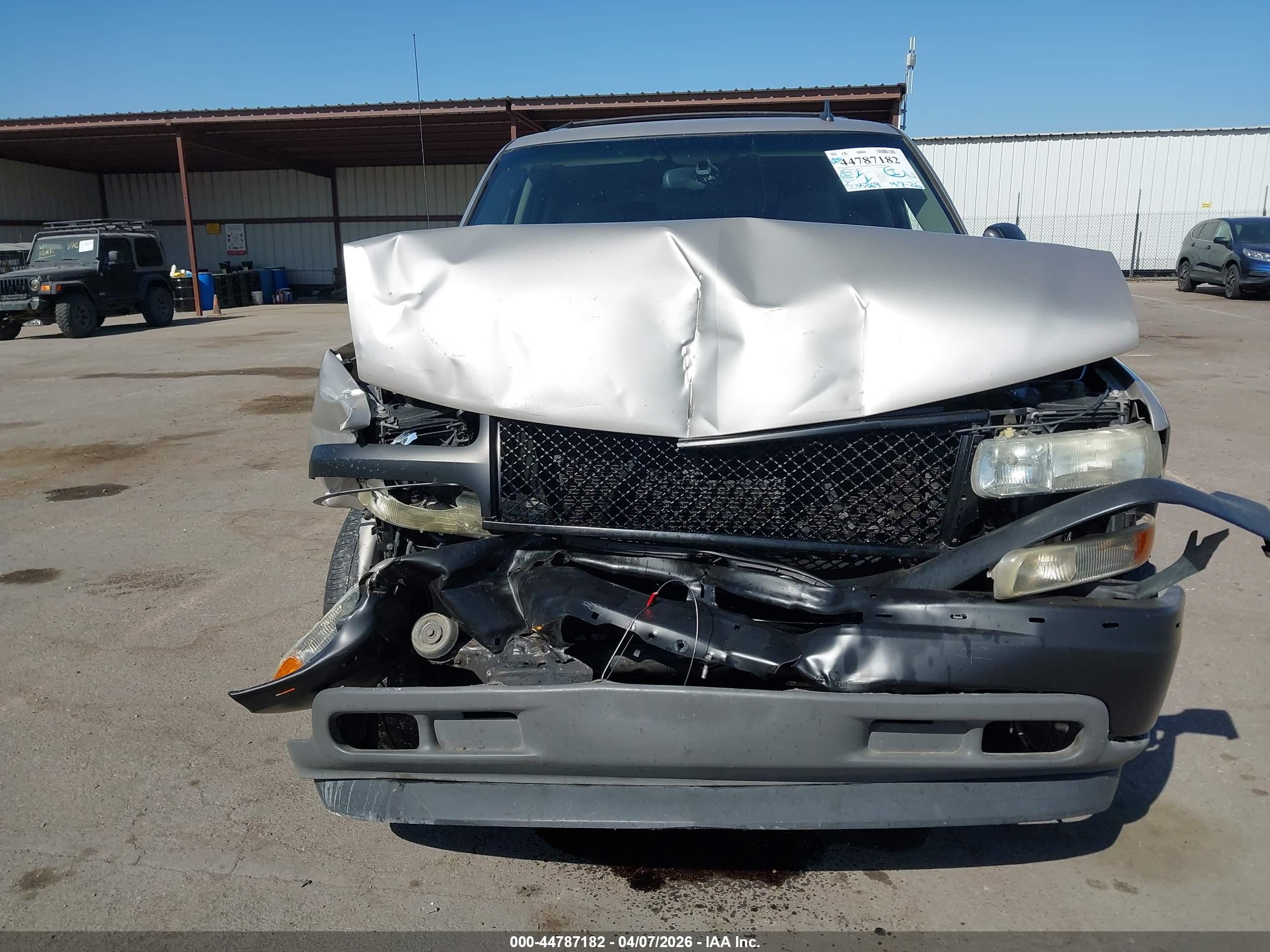 CHEVROLET TAHOE image 6