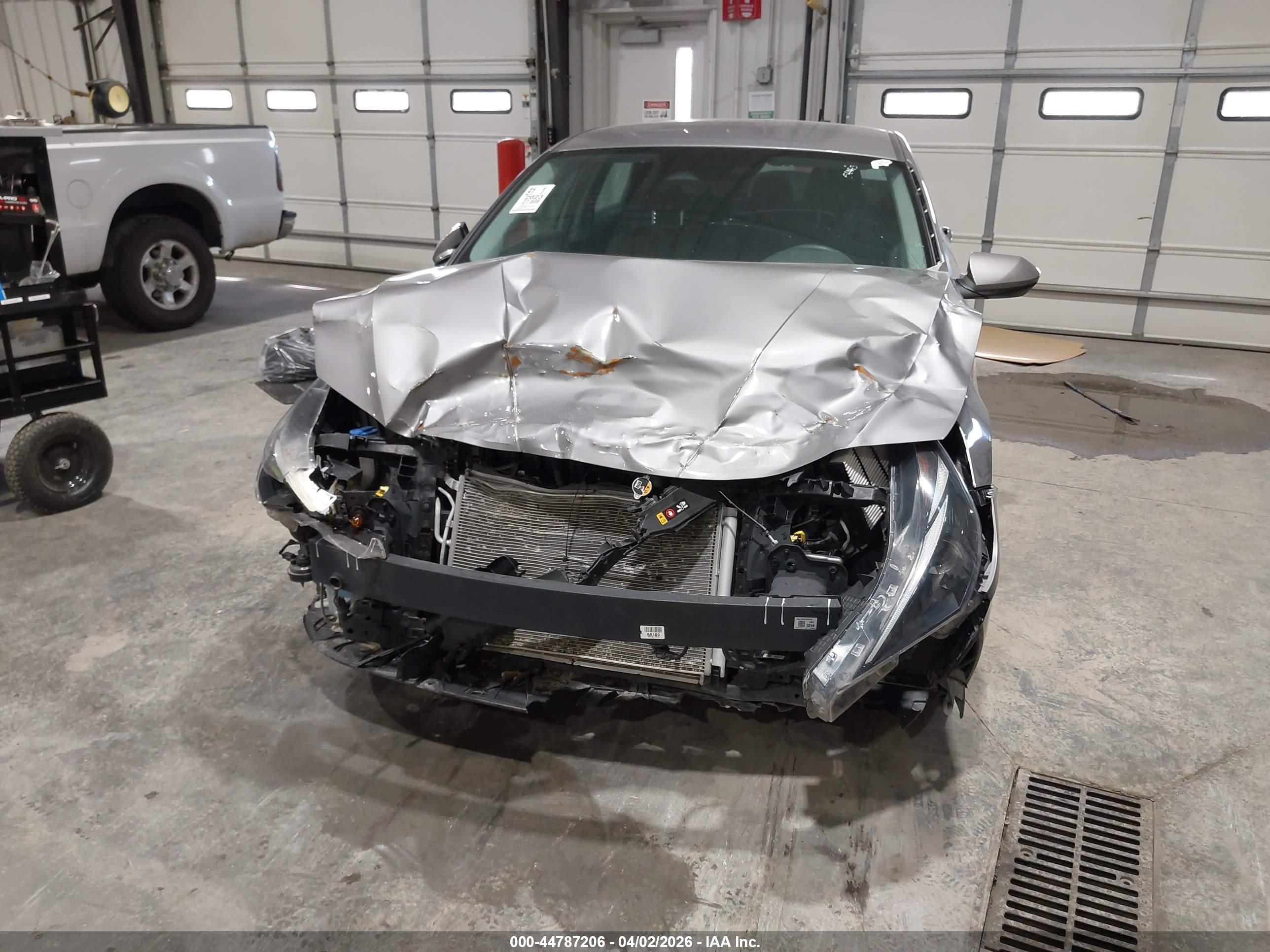 HYUNDAI ELANTRA image 6