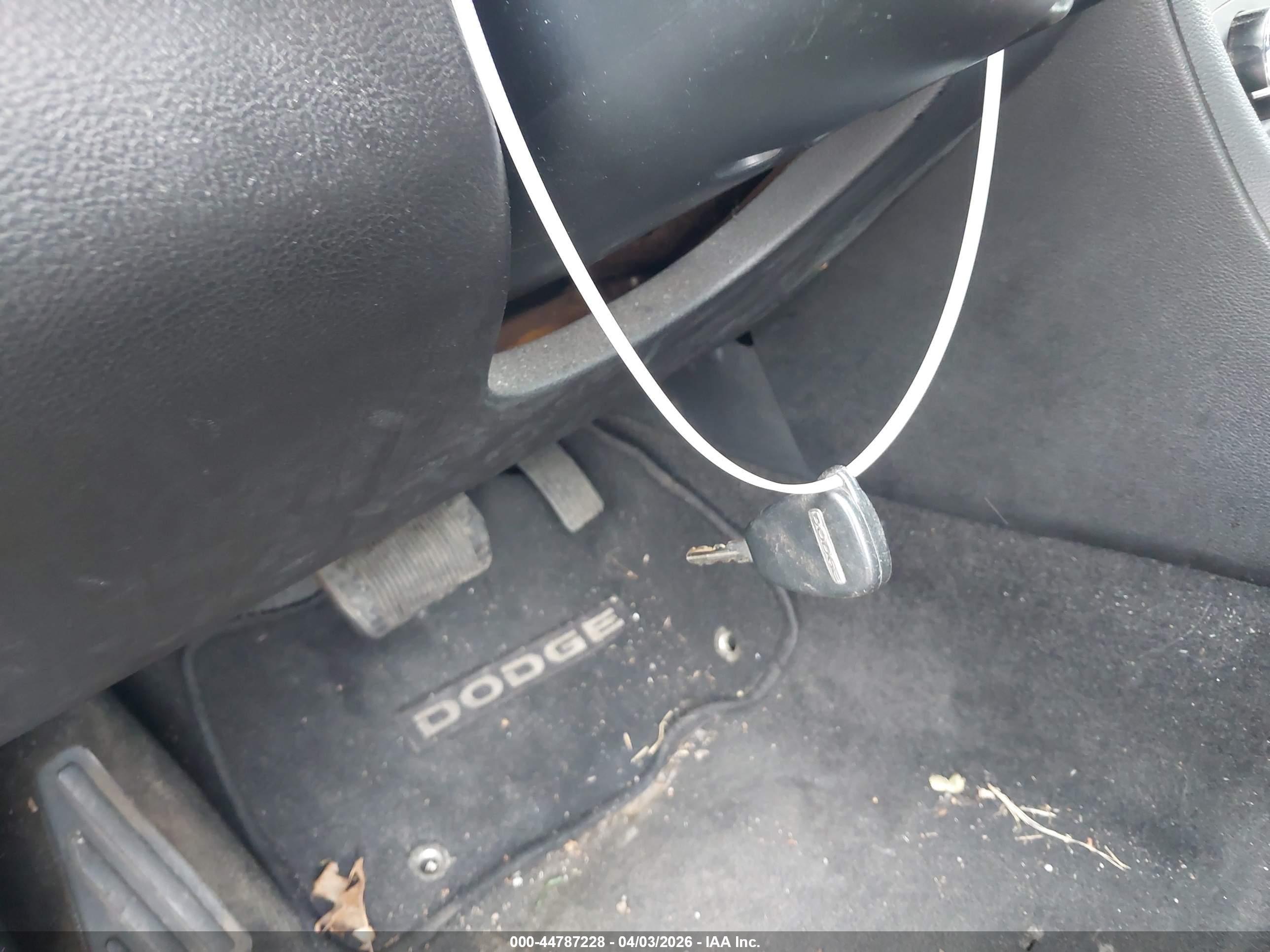 DODGE AVENGER image 11