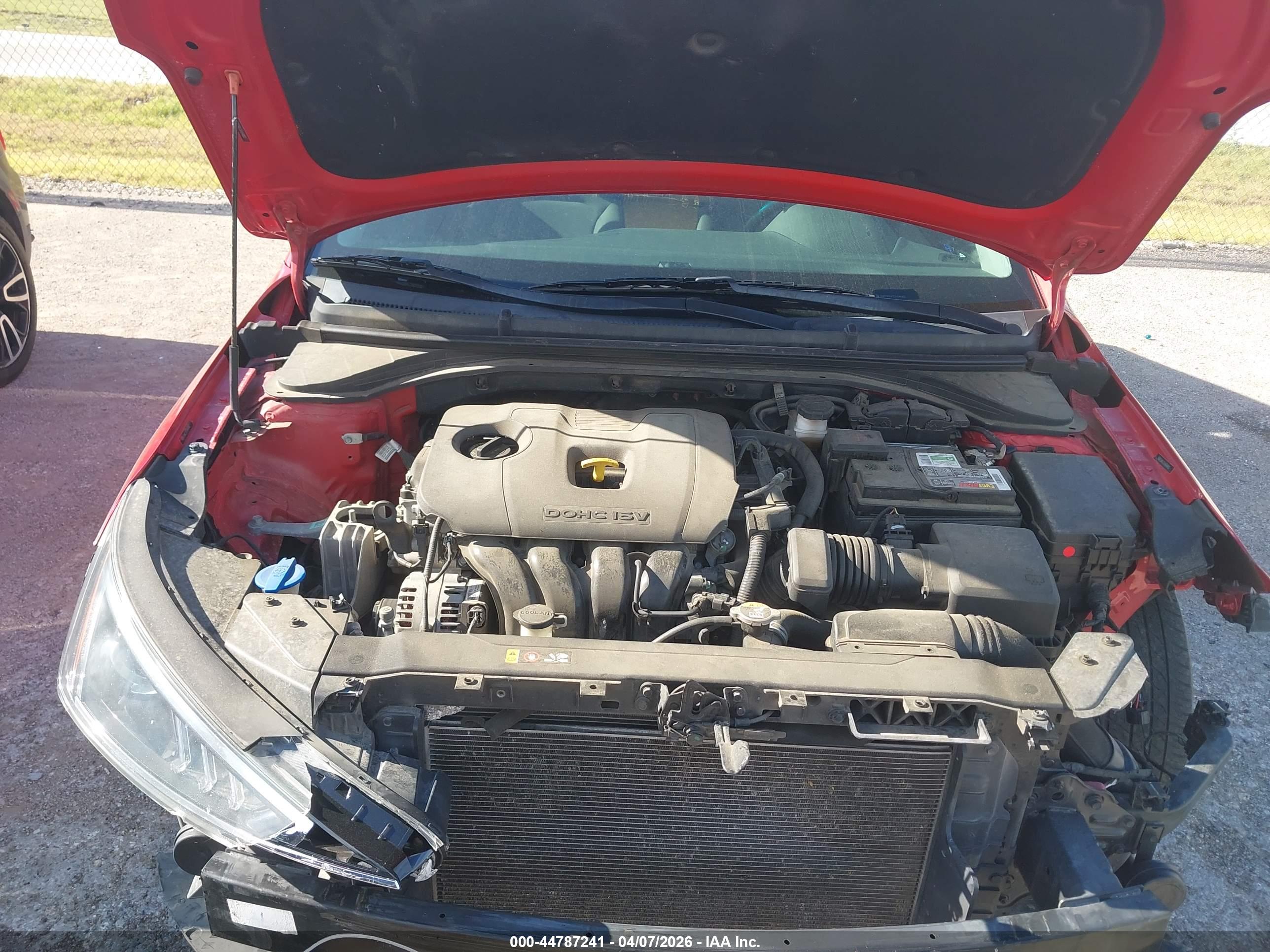 HYUNDAI ELANTRA image 10