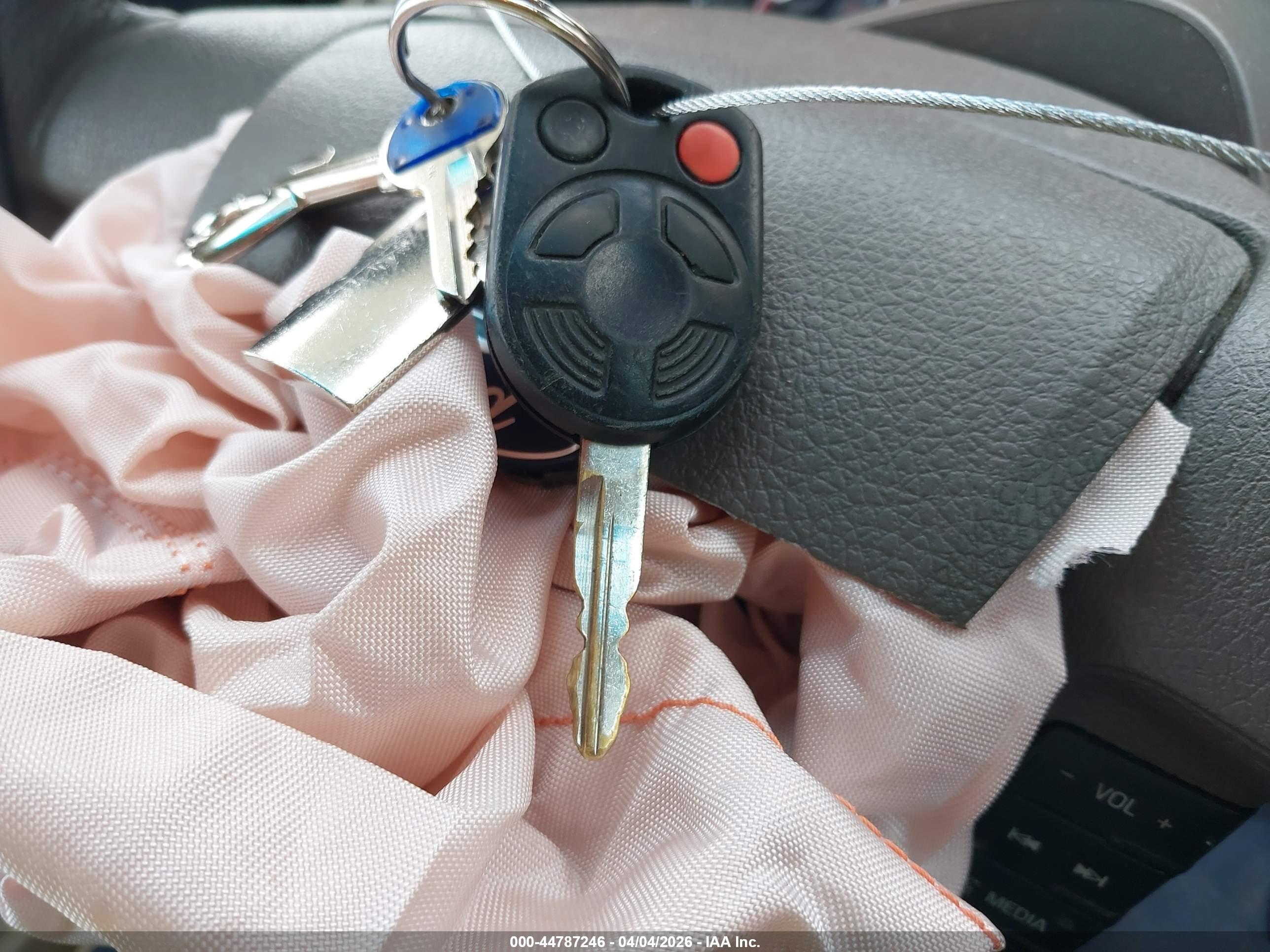FORD FUSION image 11