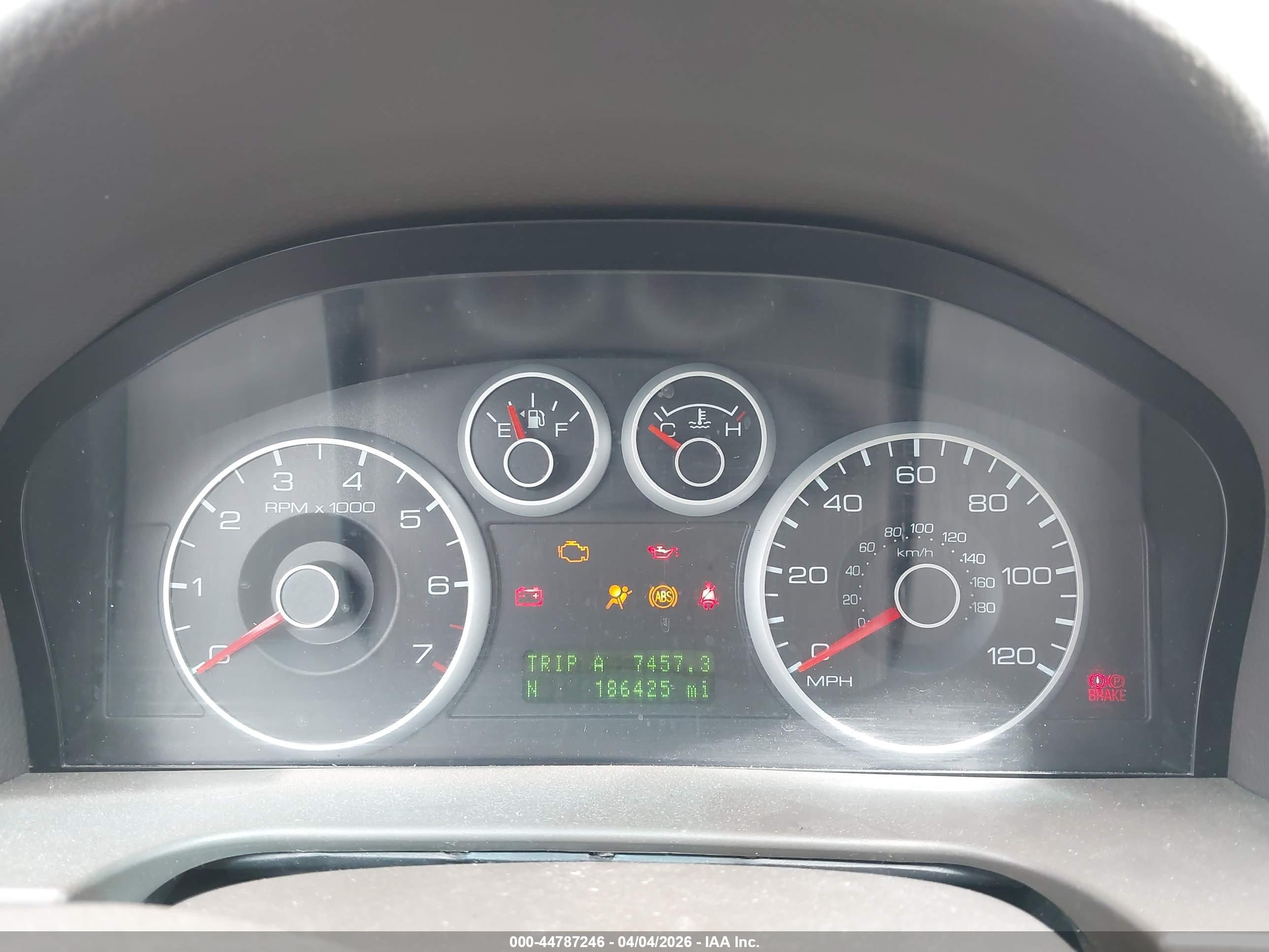 FORD FUSION image 7