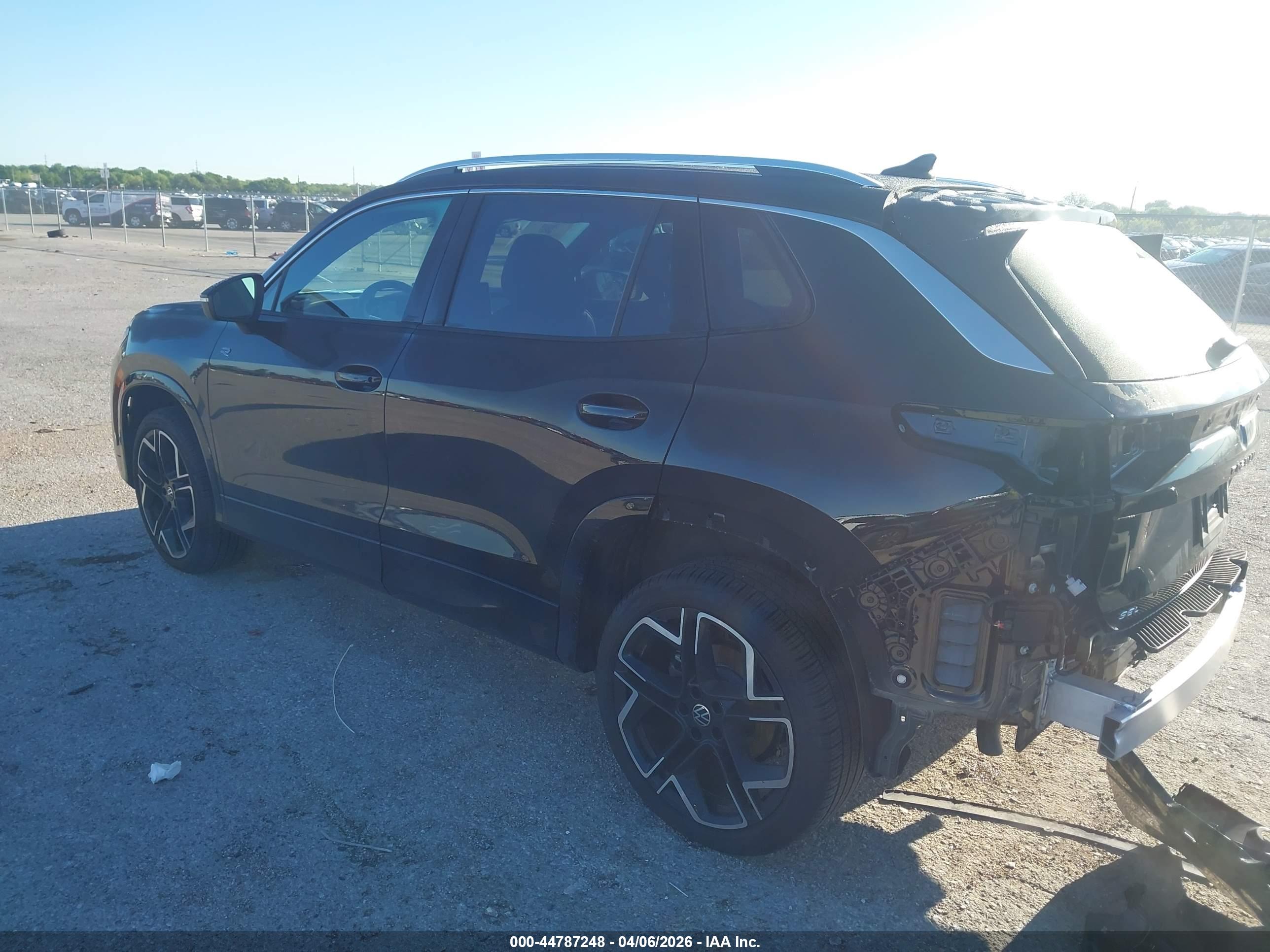 VOLKSWAGEN TIGUAN image 3