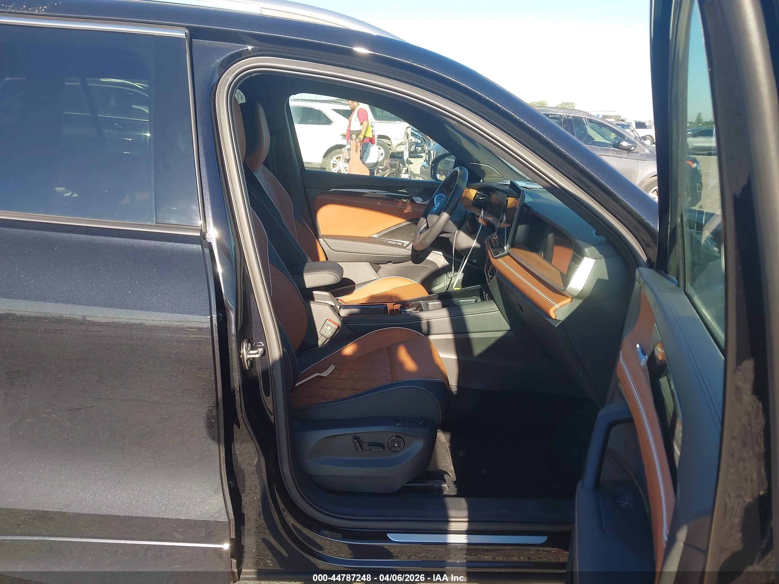 VOLKSWAGEN TIGUAN image 5