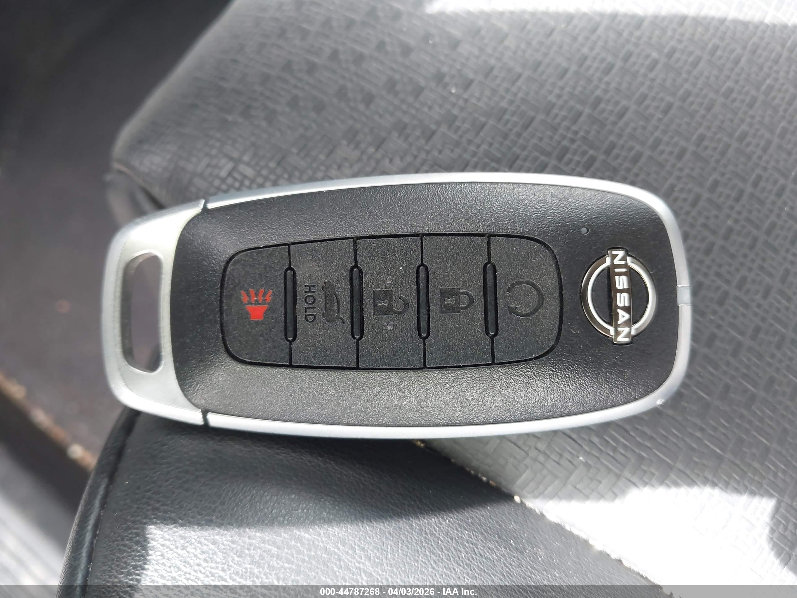 NISSAN ROGUE image 11