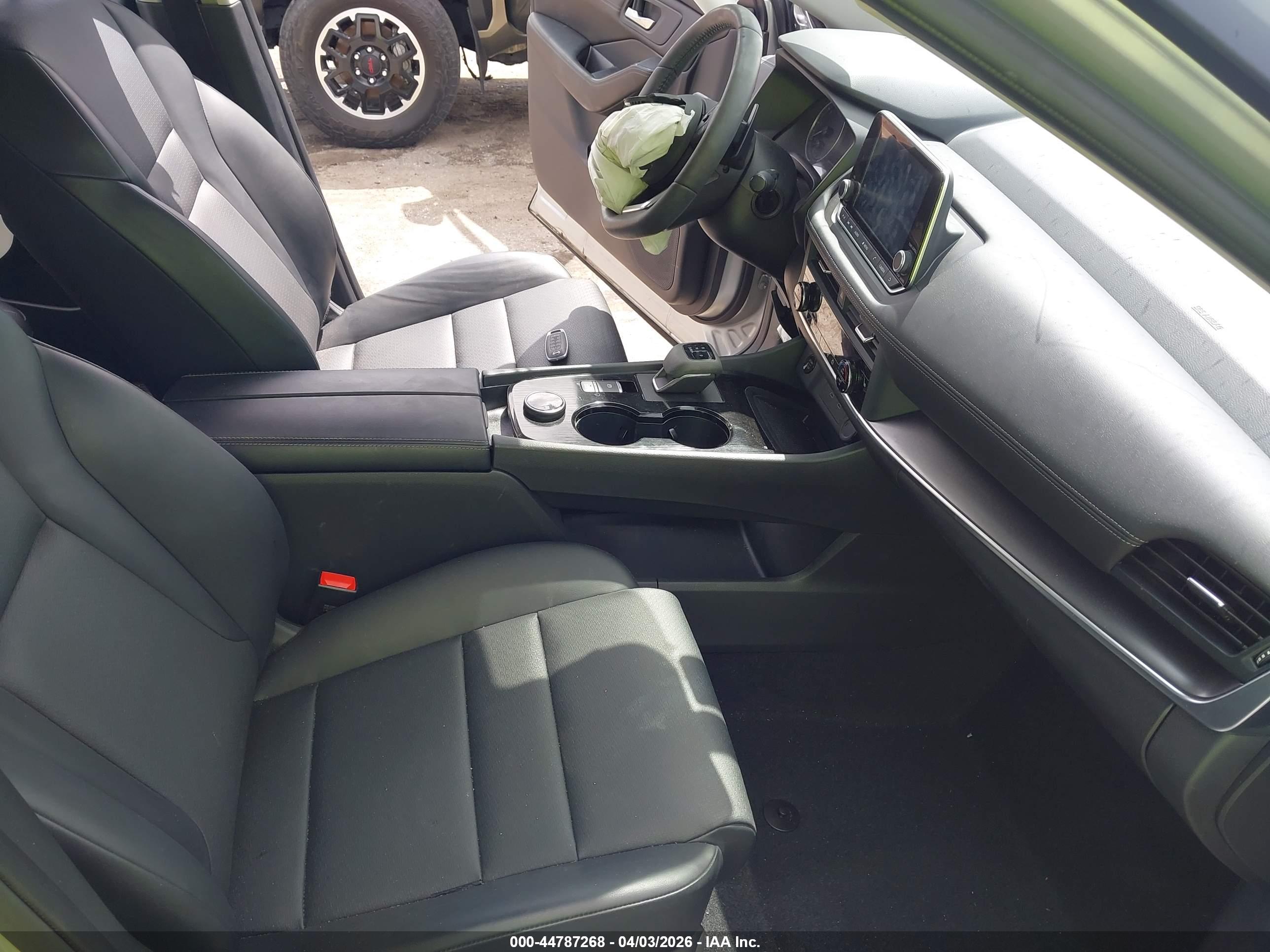 NISSAN ROGUE image 5