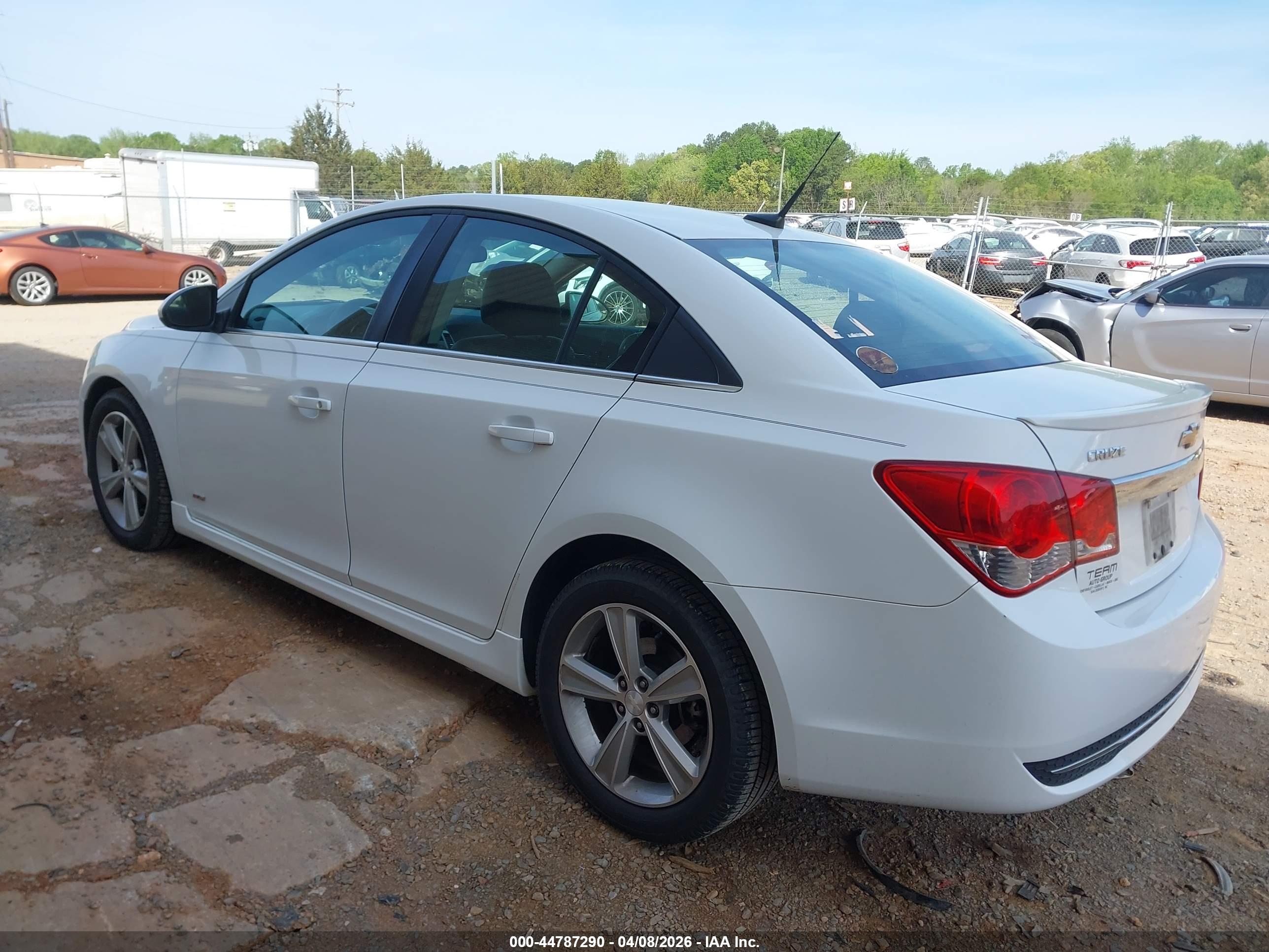 CHEVROLET CRUZE image 3