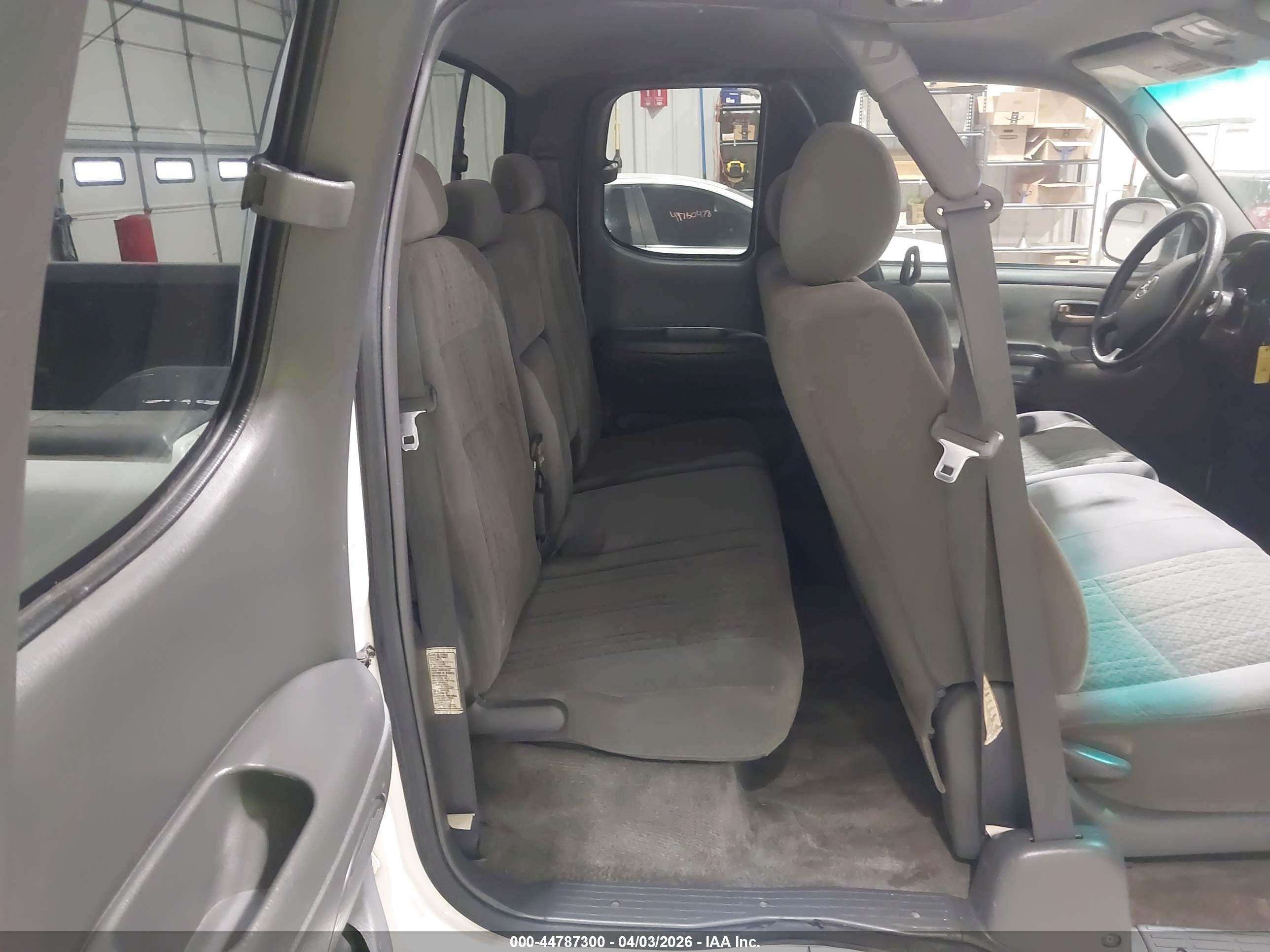 TOYOTA TUNDRA image 8