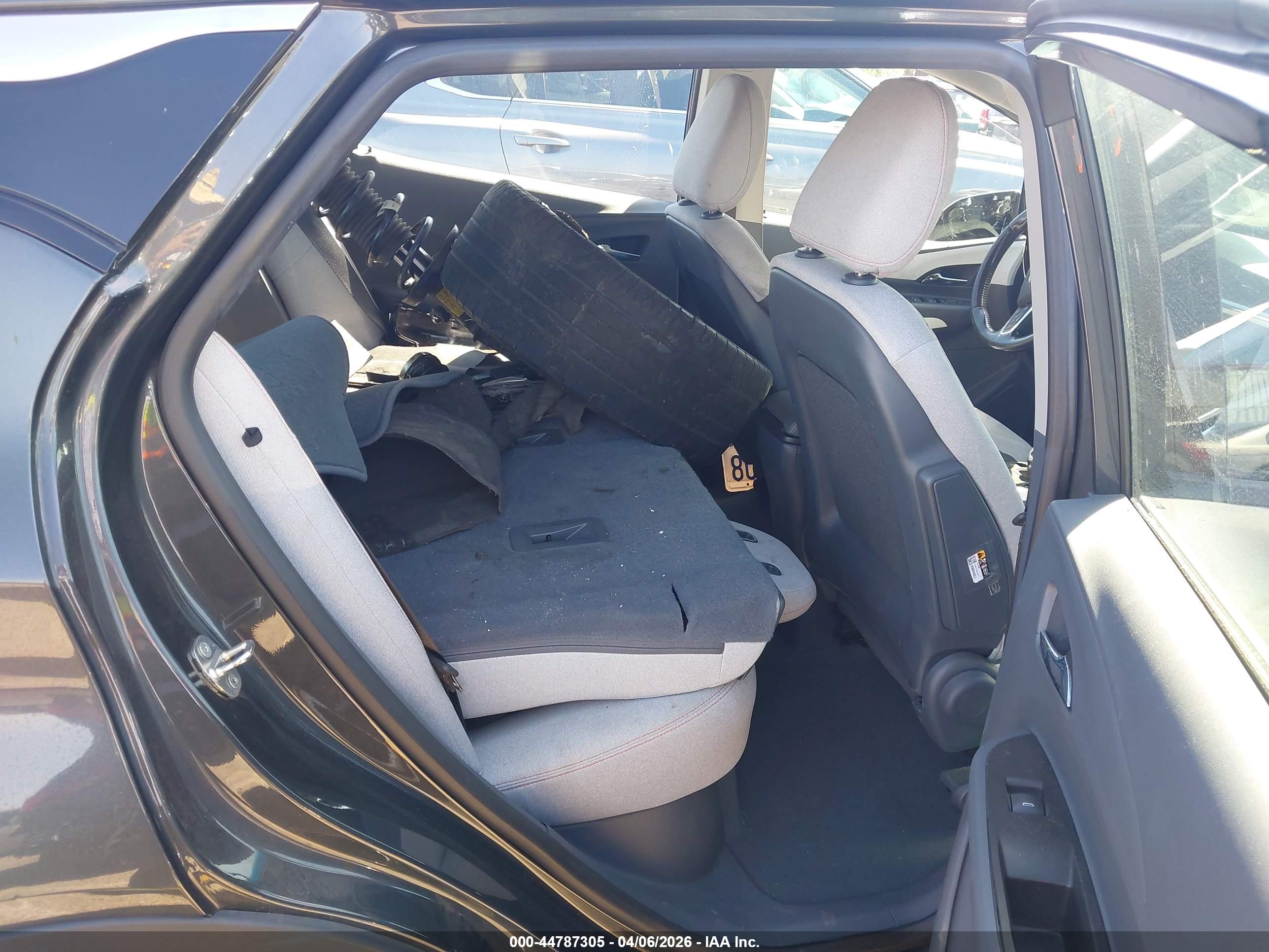 CHEVROLET BOLT image 8