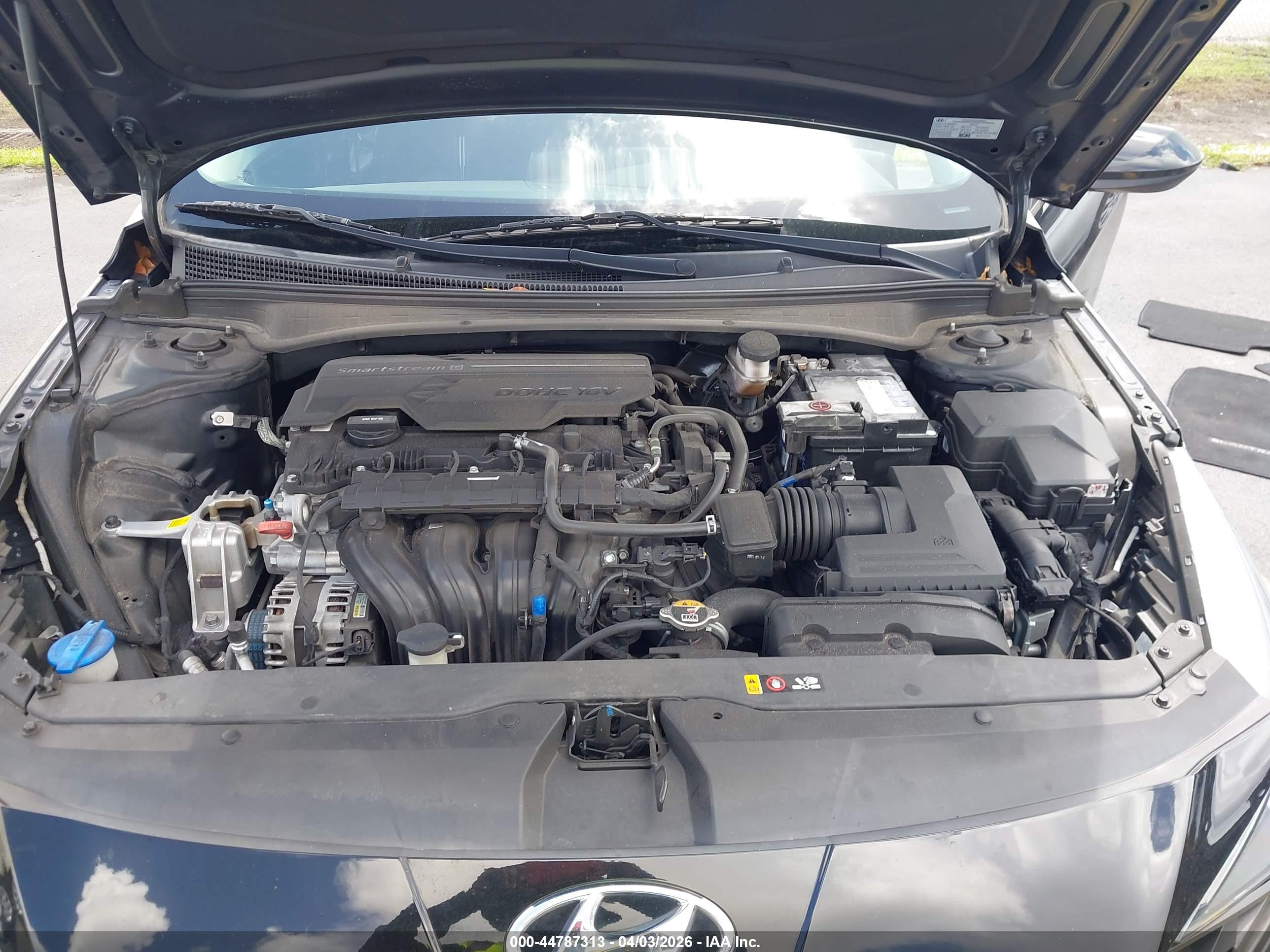 HYUNDAI ELANTRA image 10