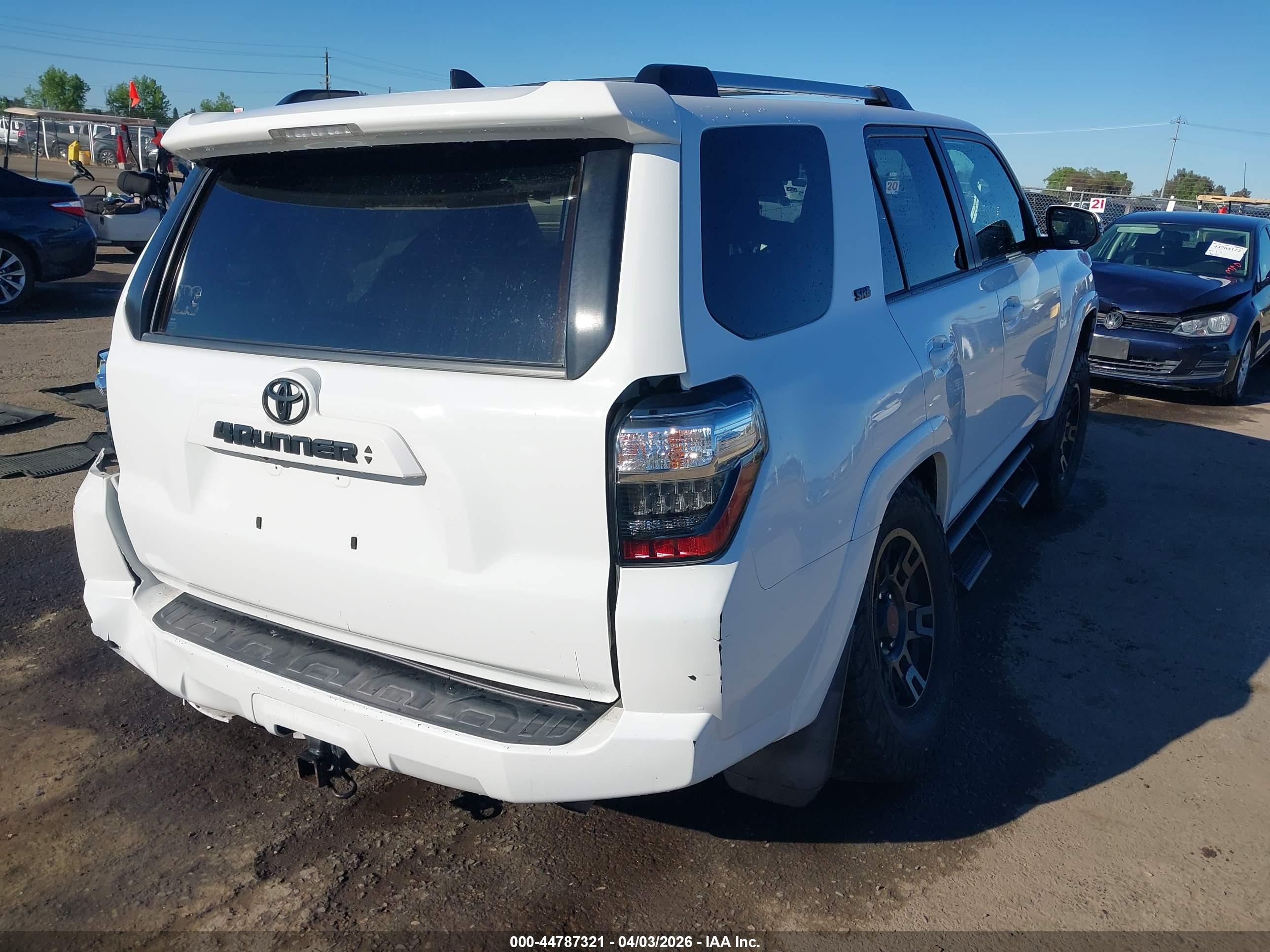 TOYOTA 4RUNNER image 4