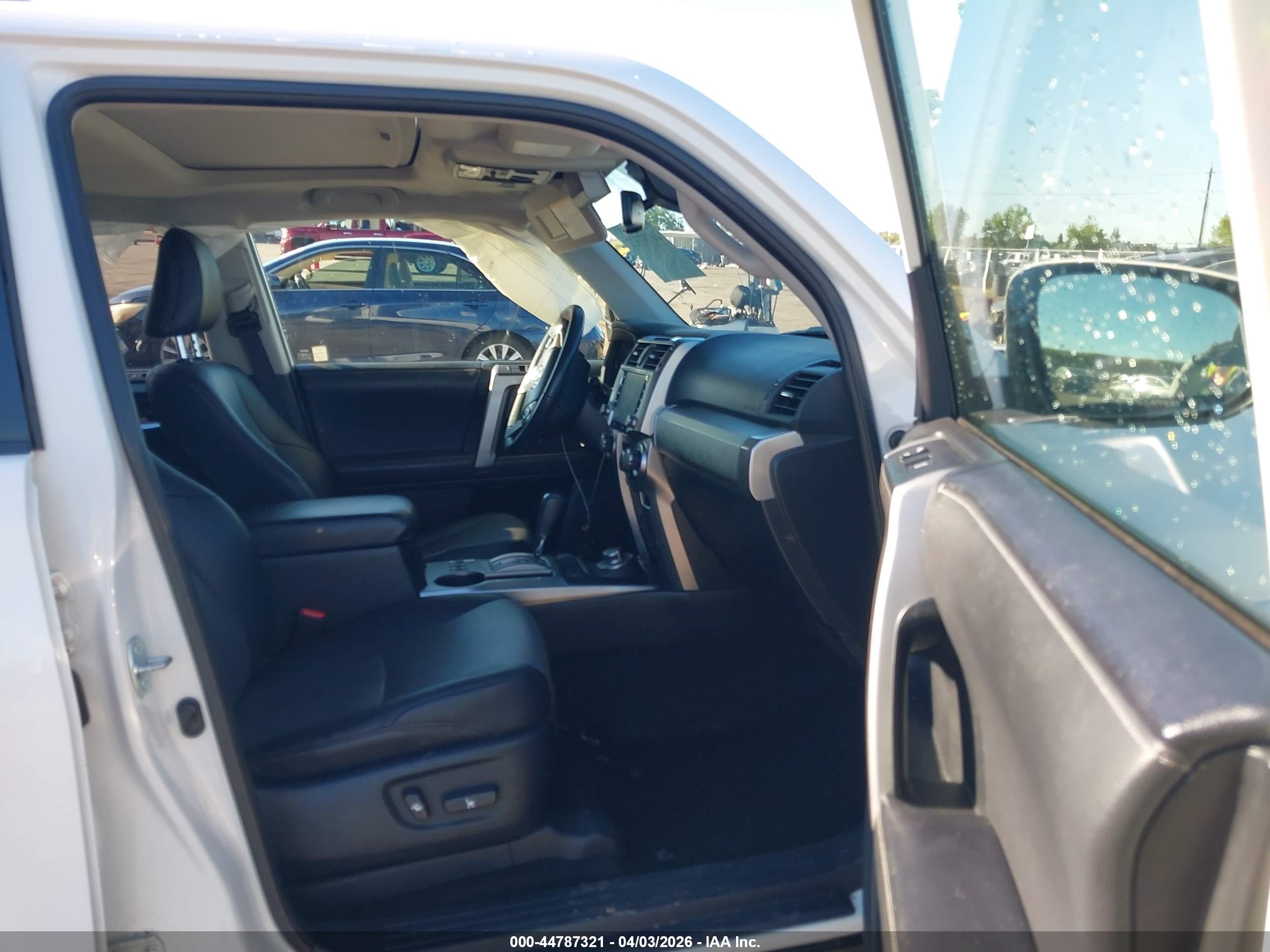 TOYOTA 4RUNNER image 5