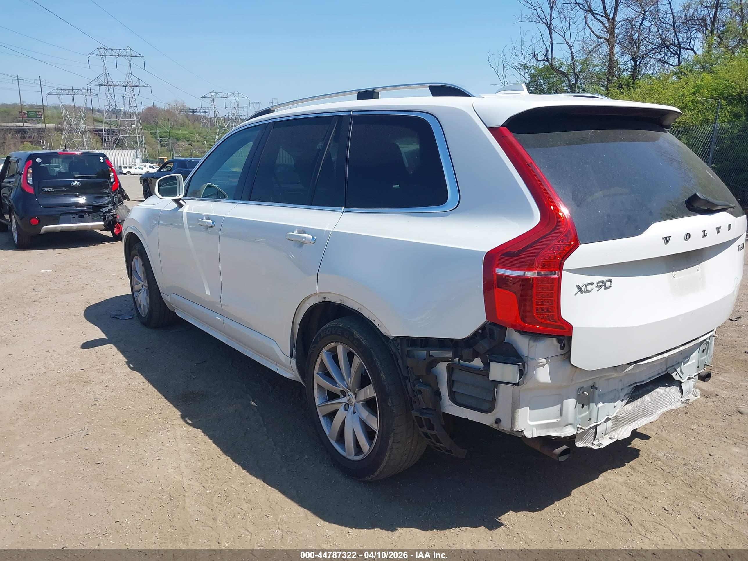 VOLVO XC90 image 3