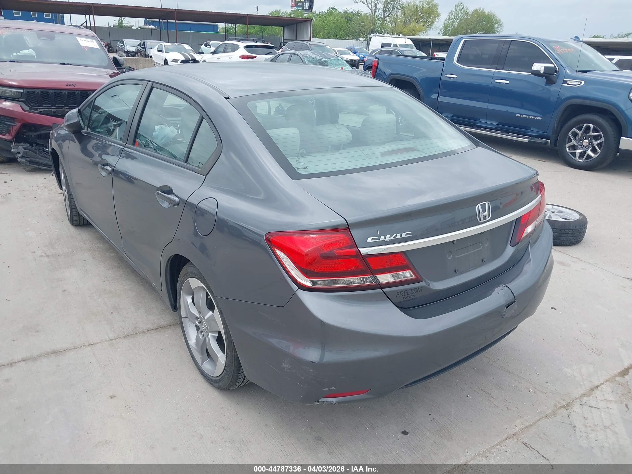 HONDA CIVIC image 3