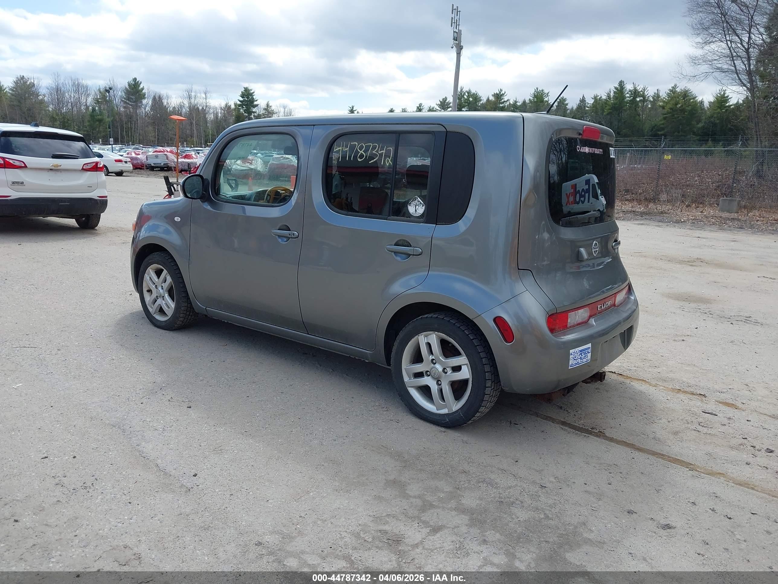 NISSAN CUBE image 3