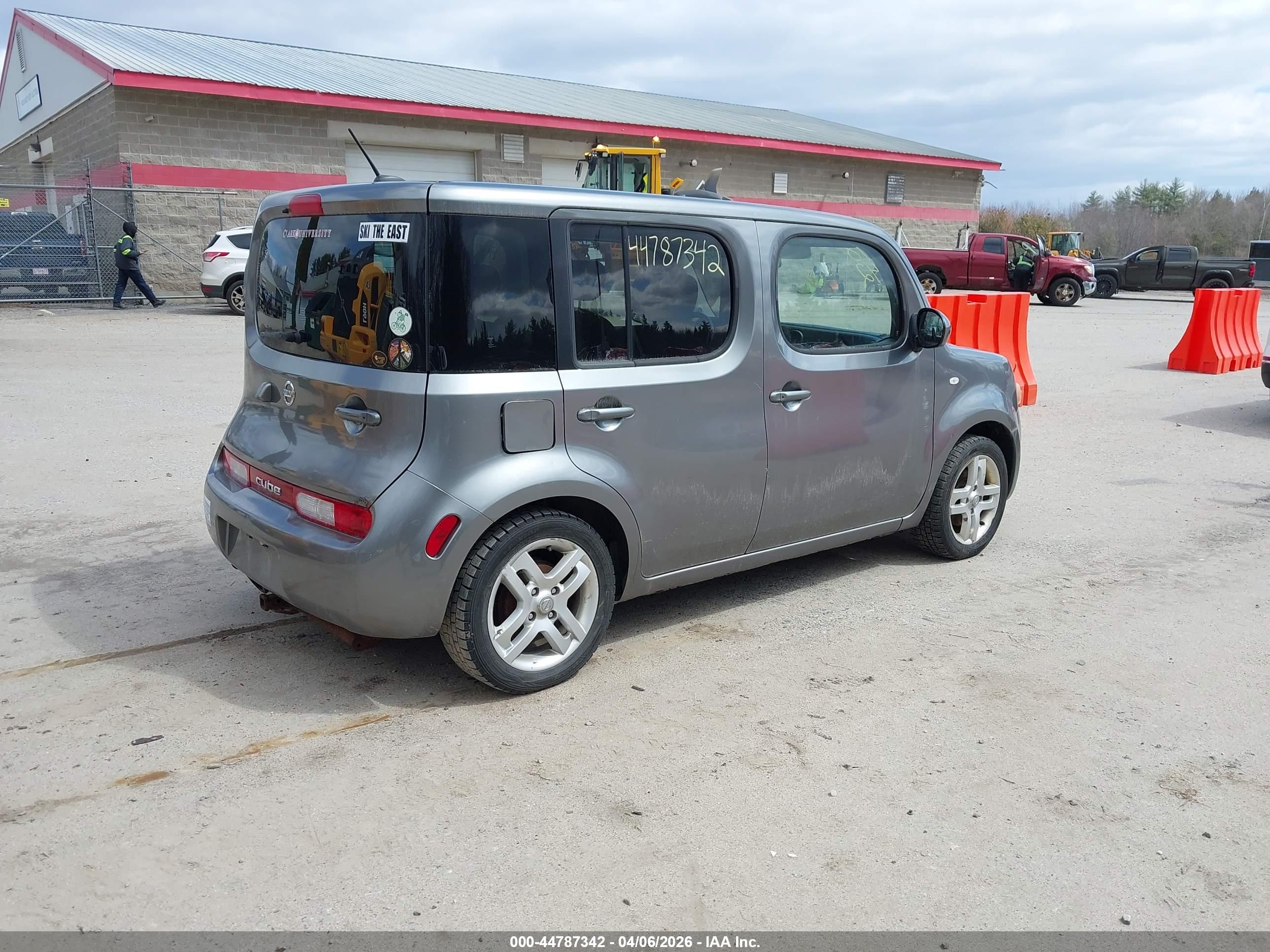 NISSAN CUBE image 4